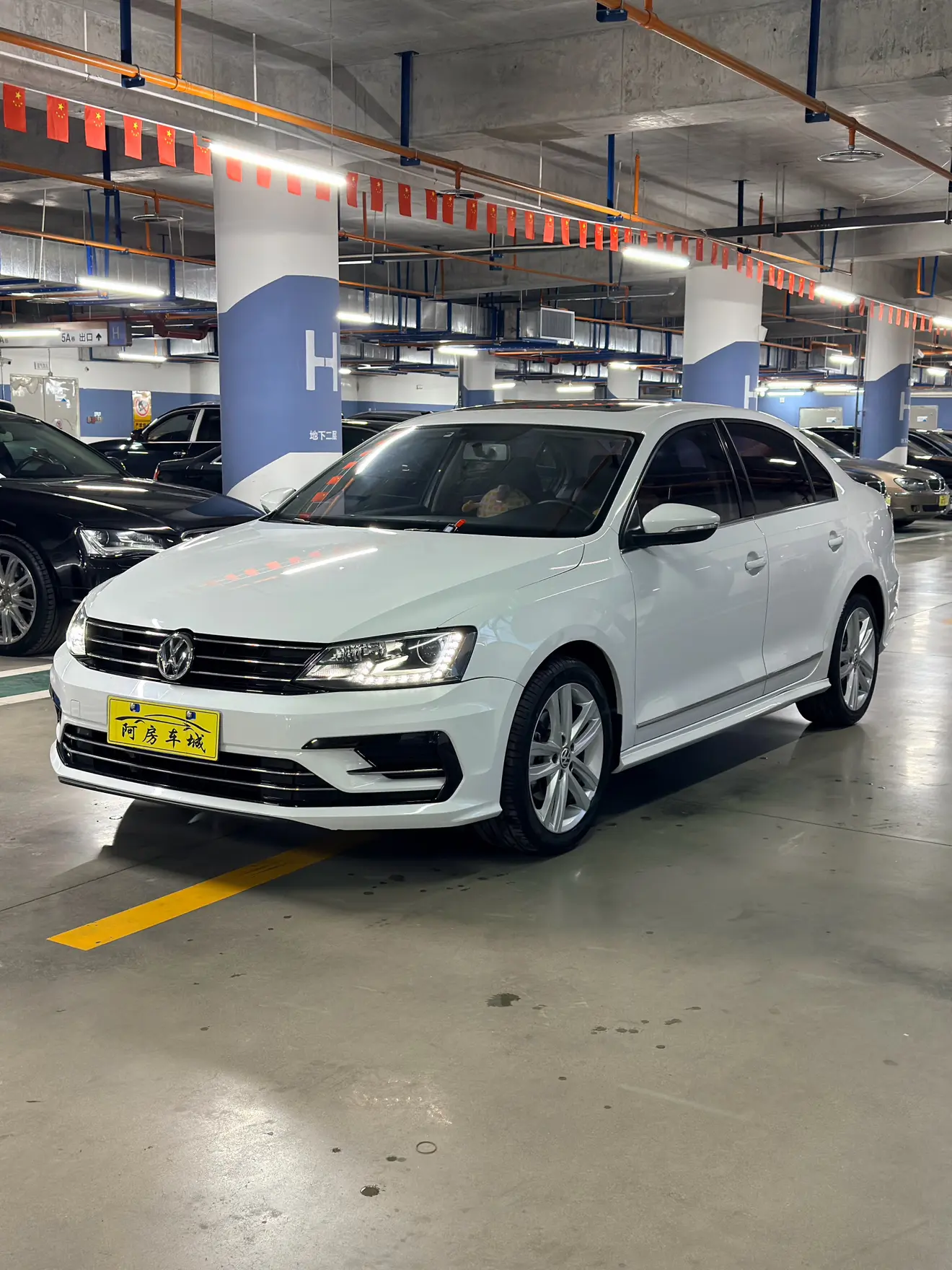 Volkswagen Sagitar  из Китая