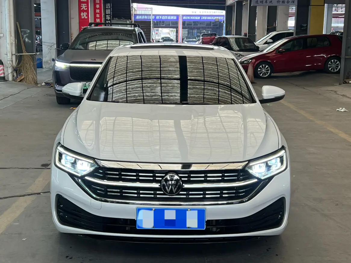 Volkswagen Sagitar  из Китая