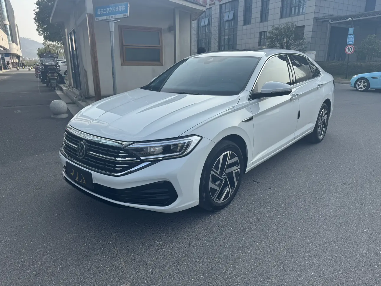 Volkswagen Sagitar  из Китая