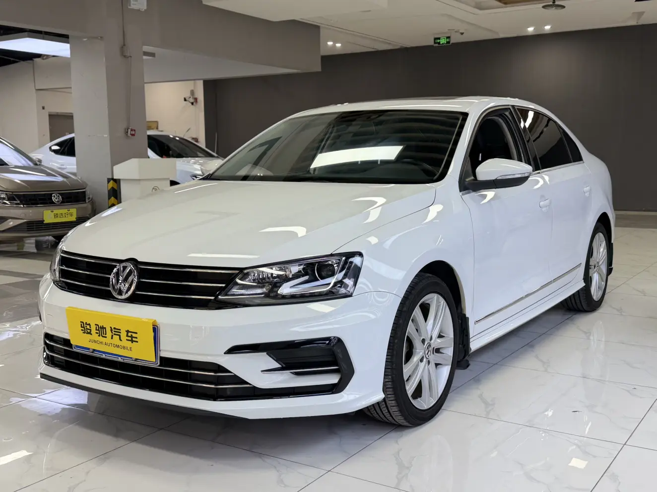 Volkswagen Sagitar  из Китая