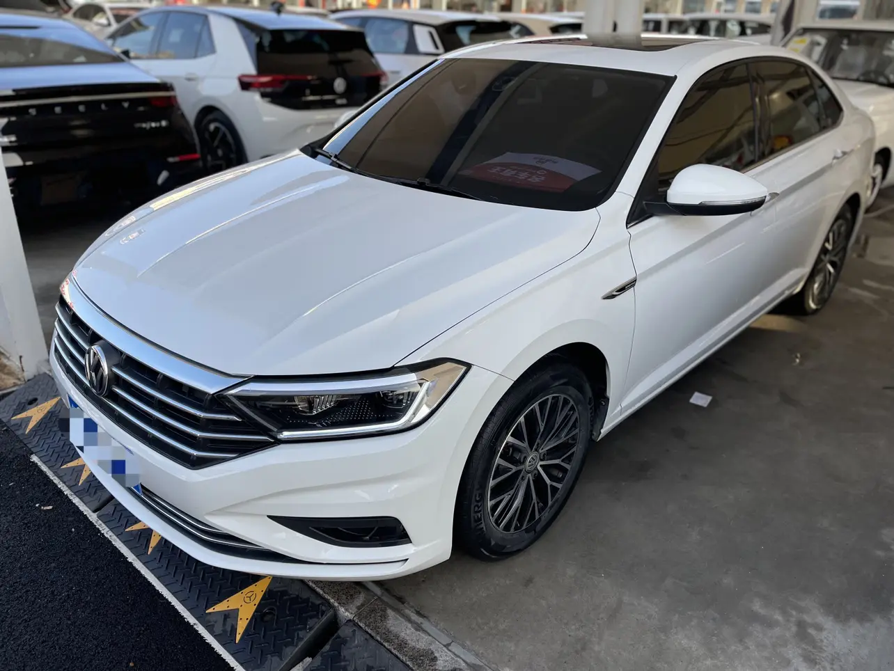 Volkswagen Sagitar  из Китая