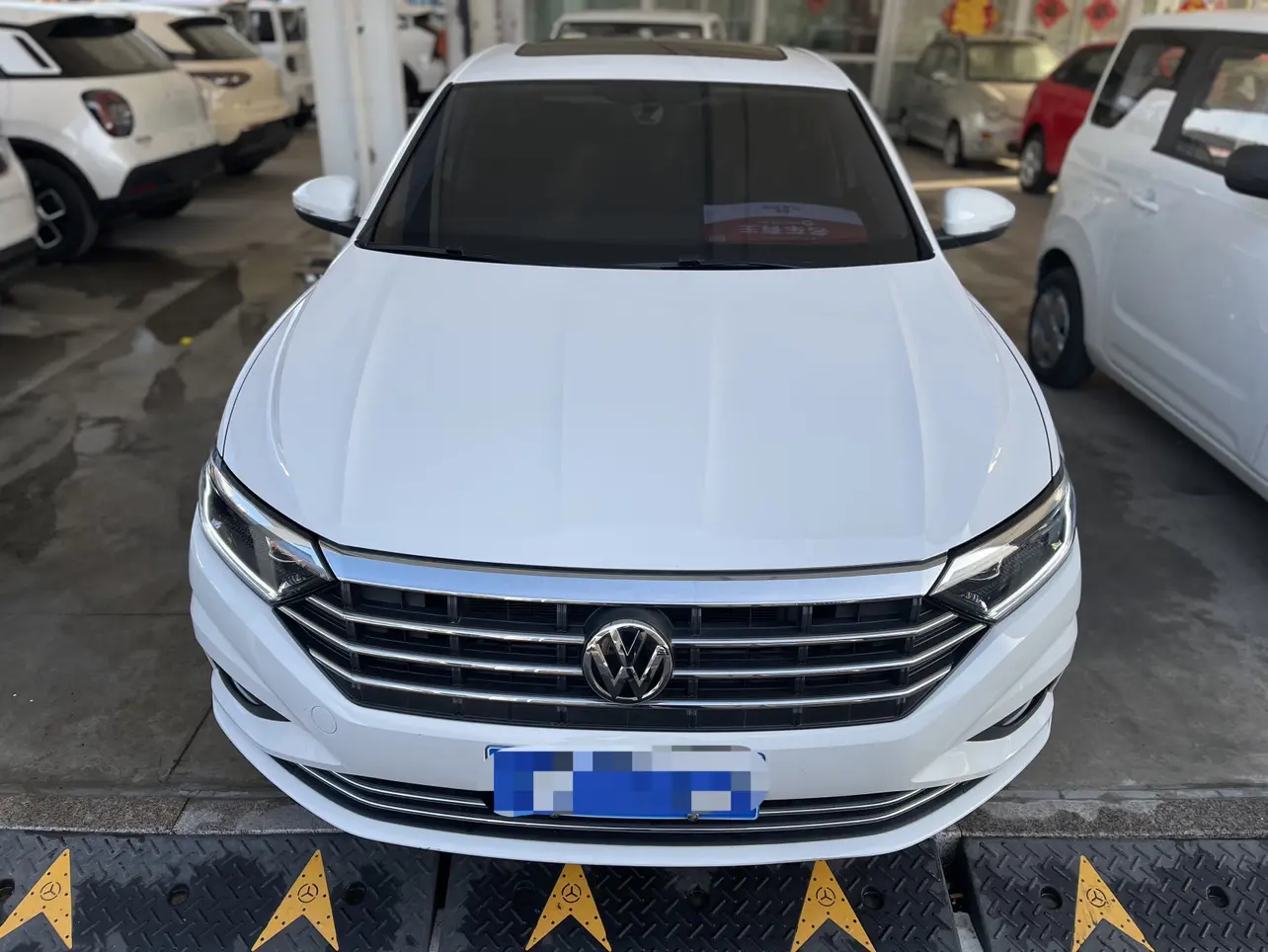 Volkswagen Sagitar  из Китая