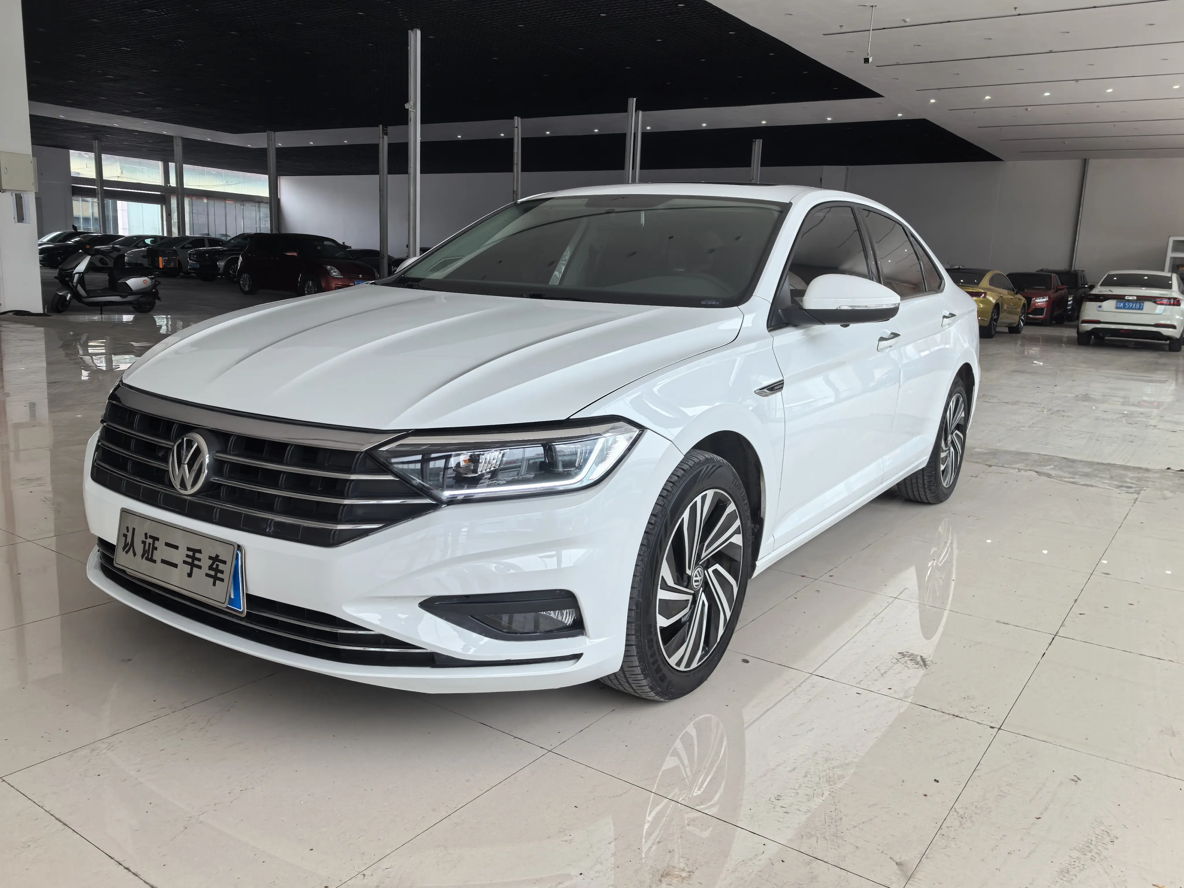 Volkswagen Sagitar  из Китая