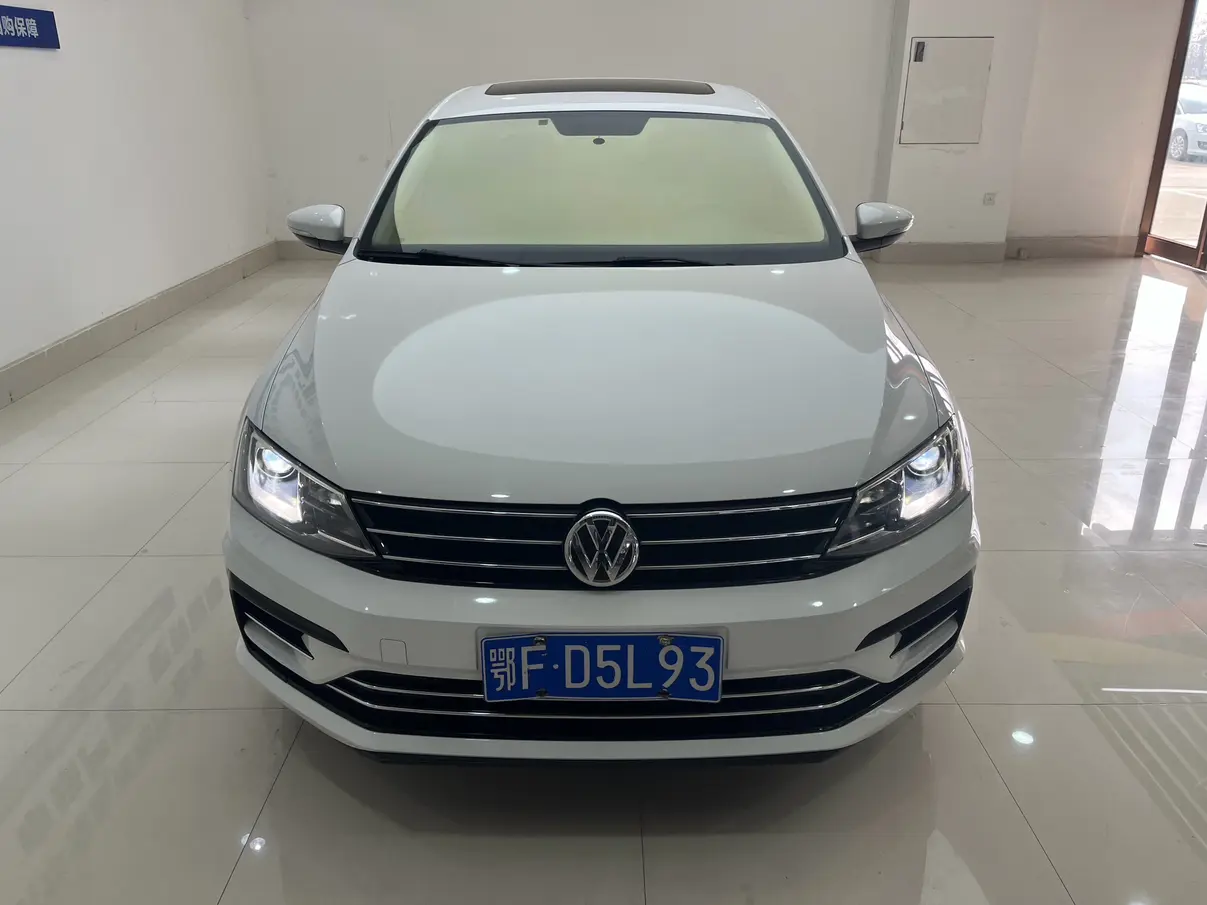 Volkswagen Sagitar  из Китая