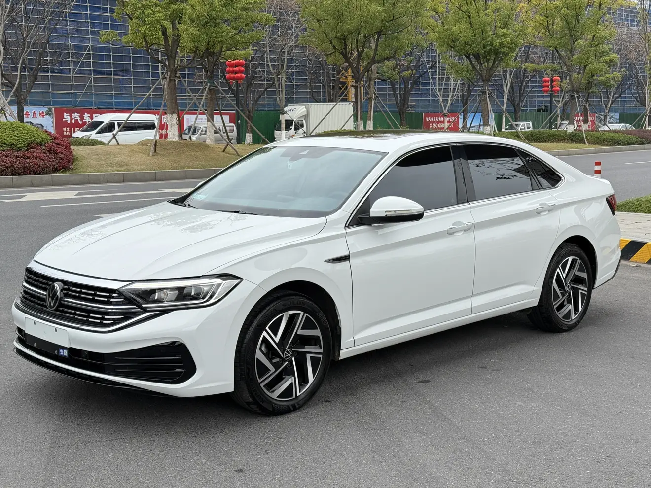 Volkswagen Sagitar  из Китая