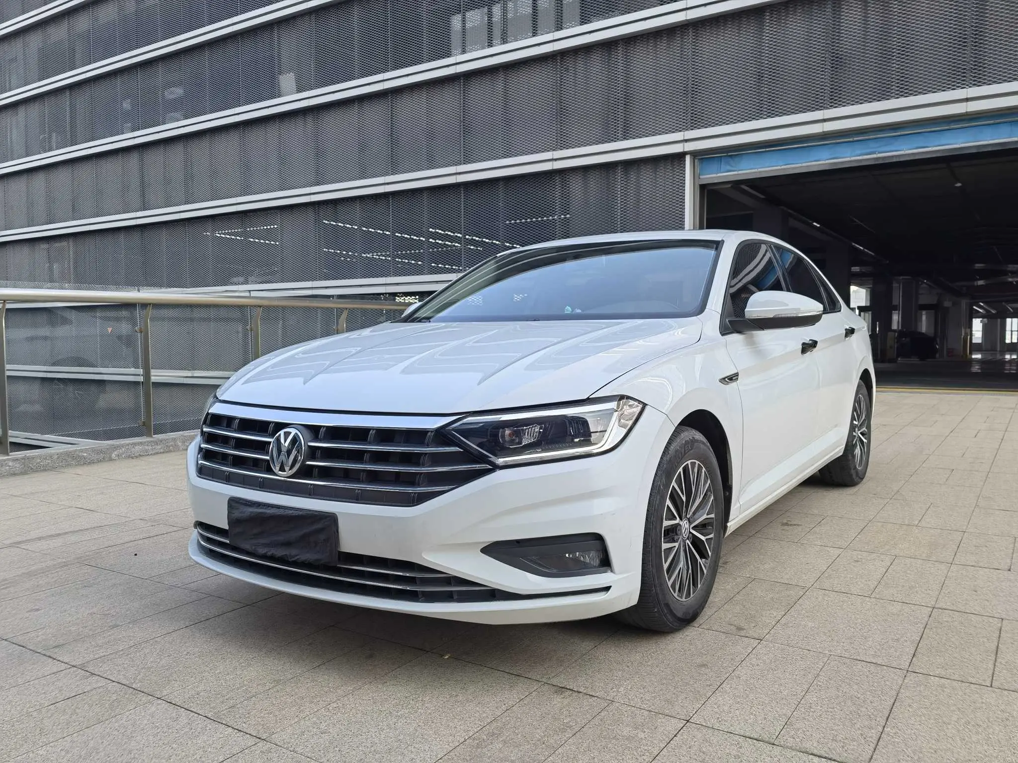 Volkswagen Sagitar  из Китая