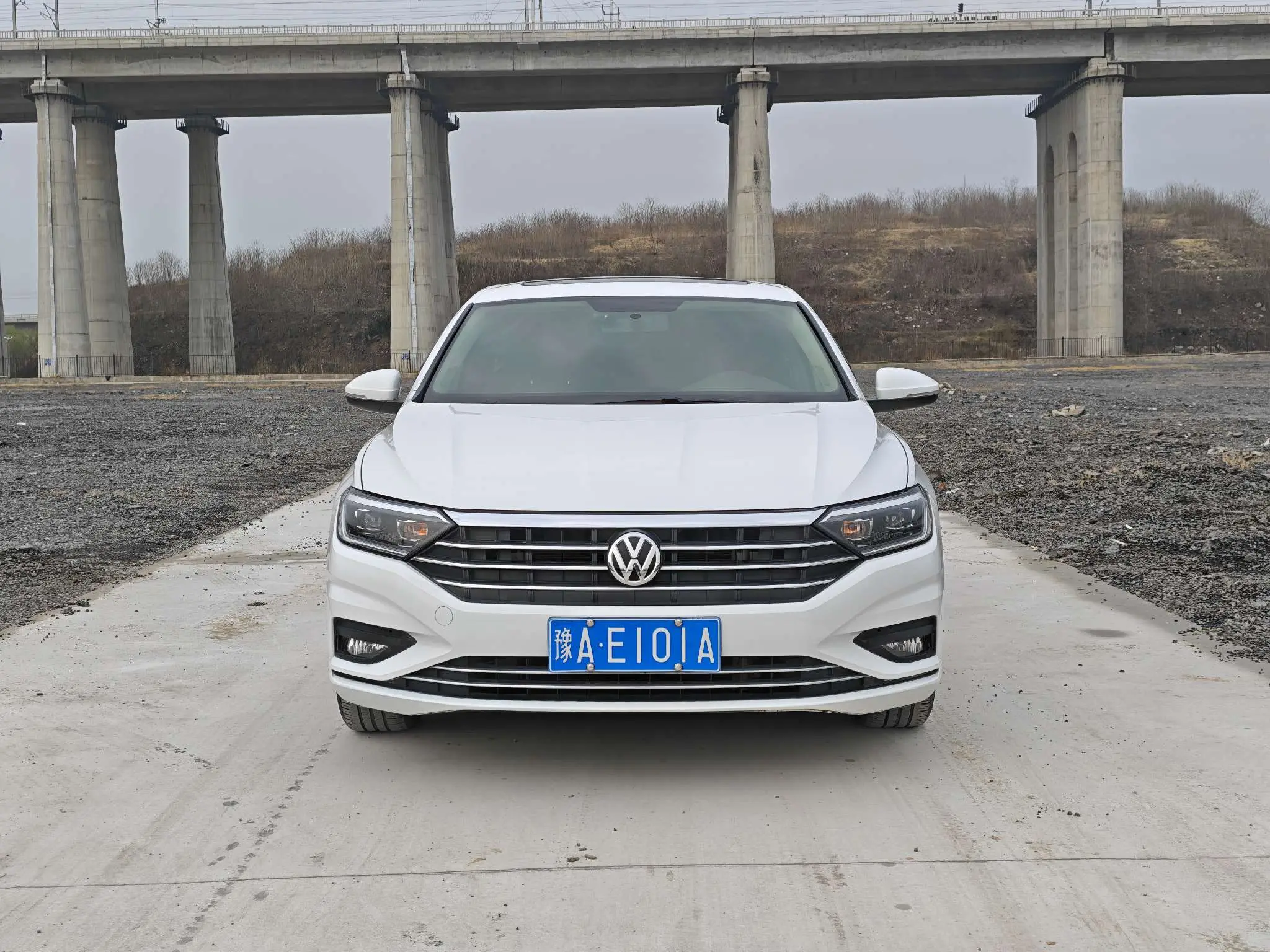 Volkswagen Sagitar  из Китая