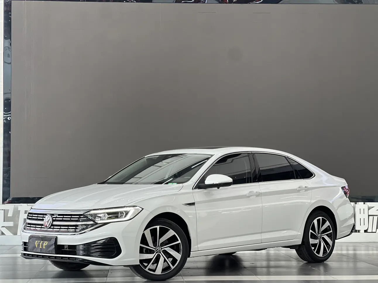 Volkswagen Sagitar  из Китая