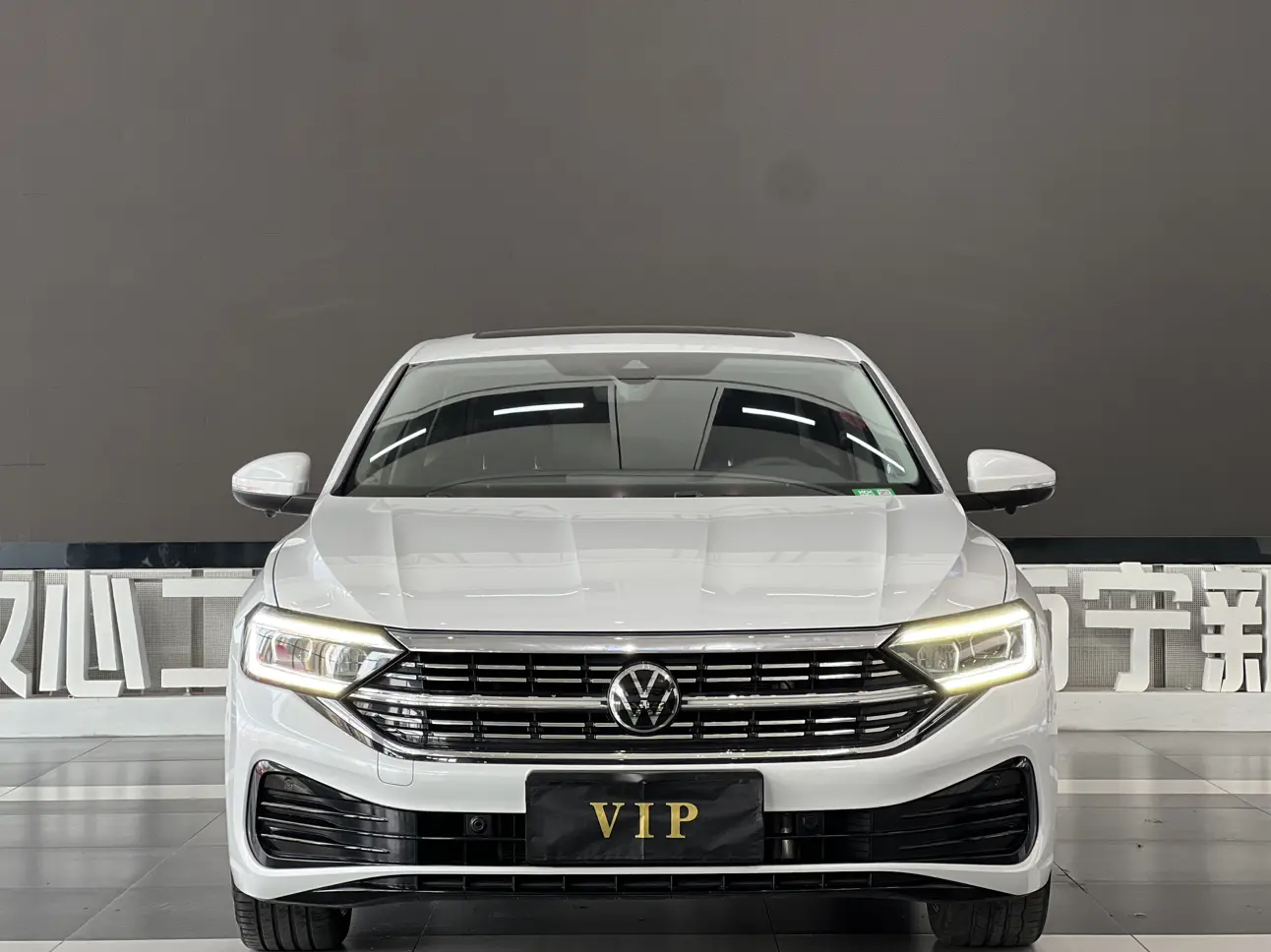 Volkswagen Sagitar  из Китая