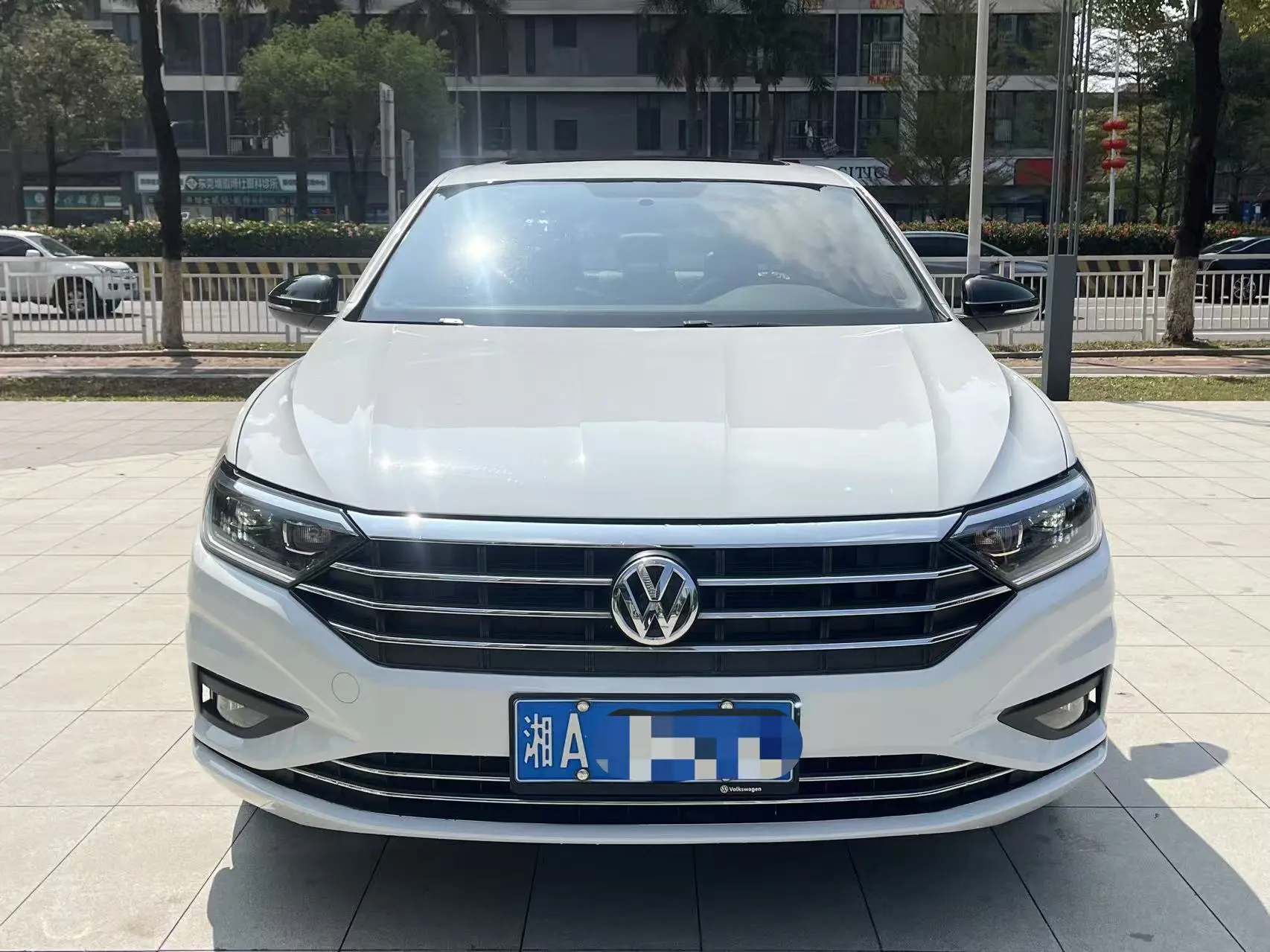 Volkswagen Sagitar  из Китая