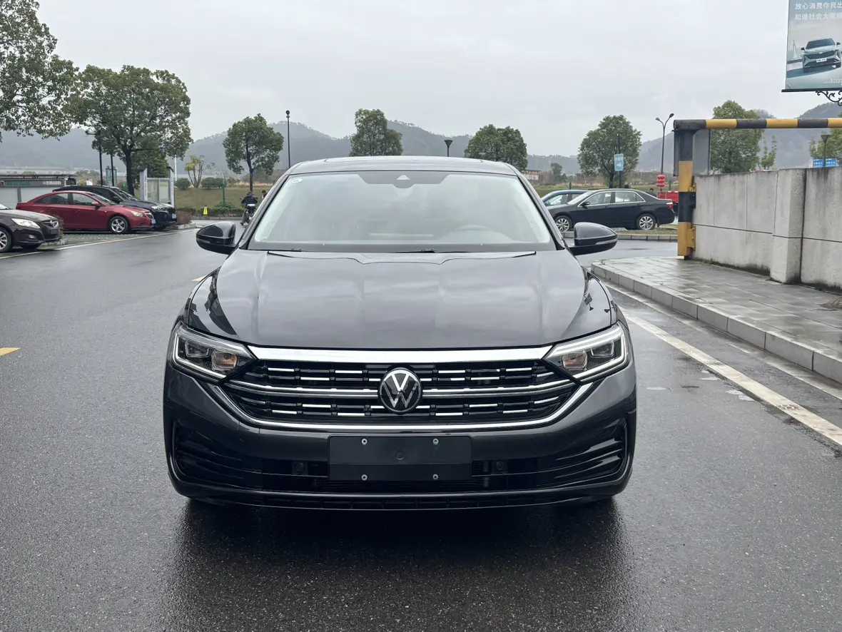 Volkswagen Sagitar  из Китая