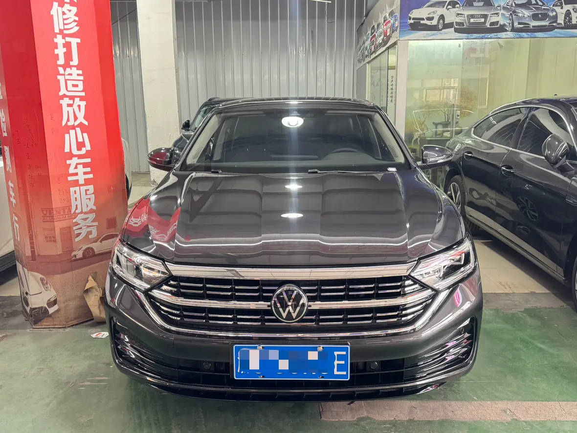 Volkswagen Sagitar  из Китая