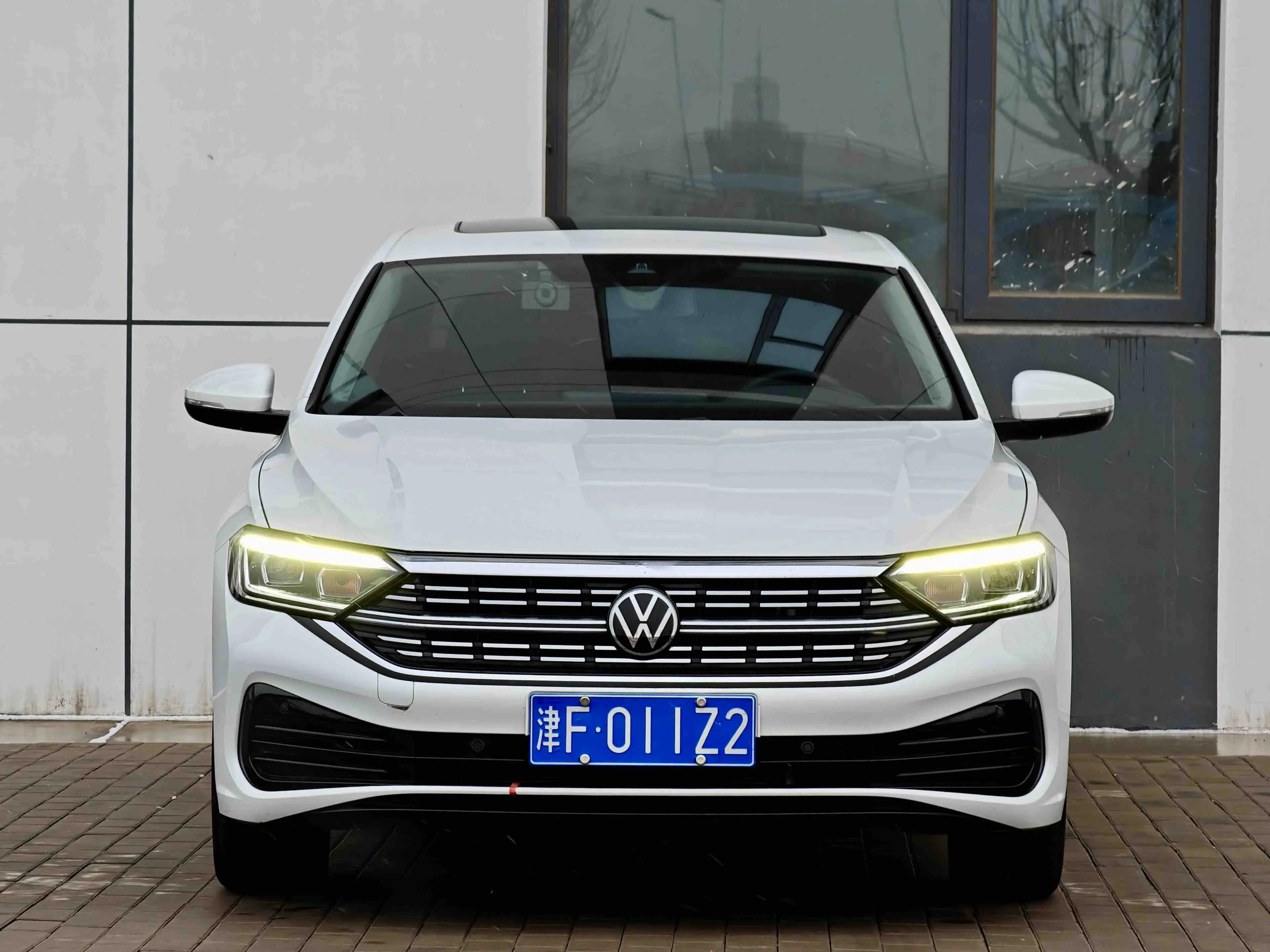 Volkswagen Sagitar  из Китая