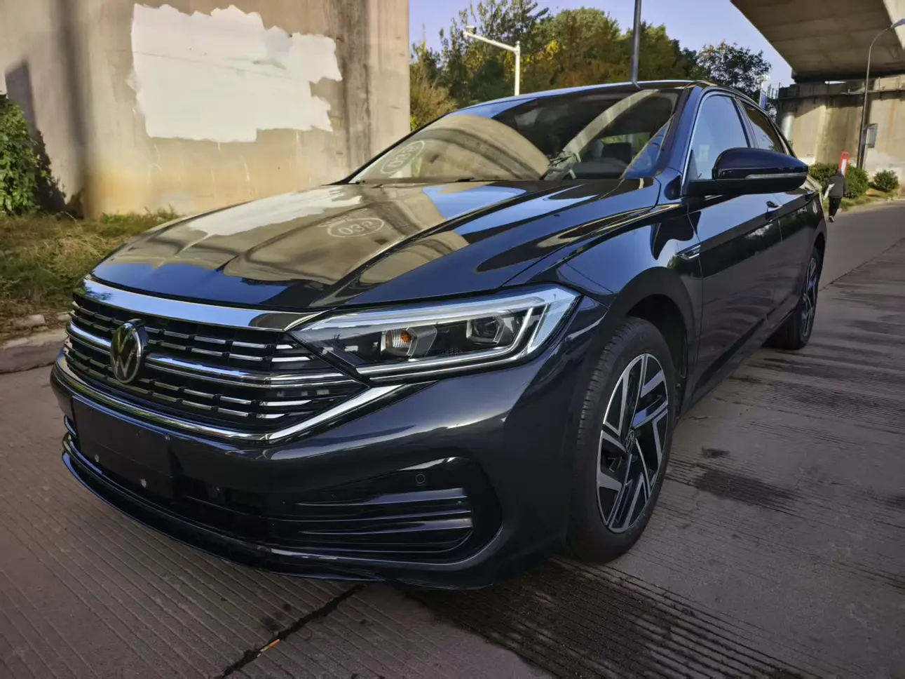 Volkswagen Sagitar  из Китая