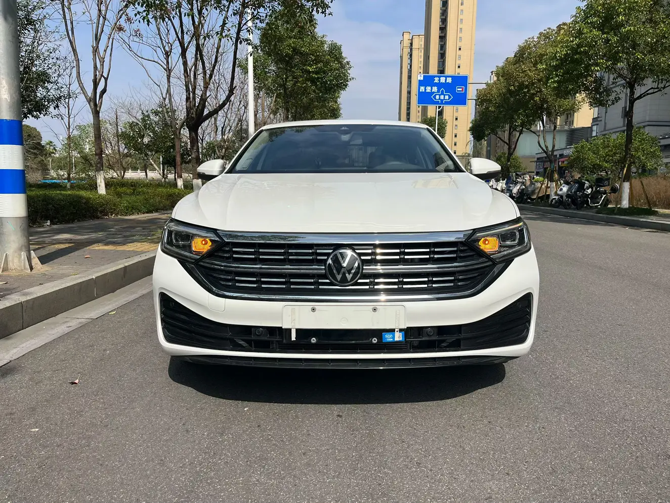 Volkswagen Sagitar  из Китая