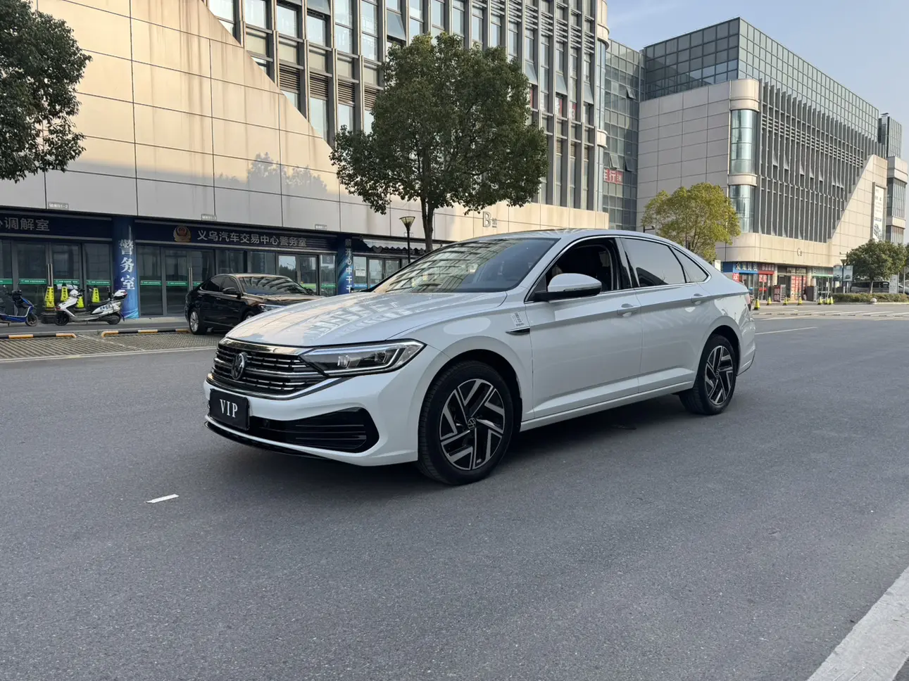 Volkswagen Sagitar  из Китая