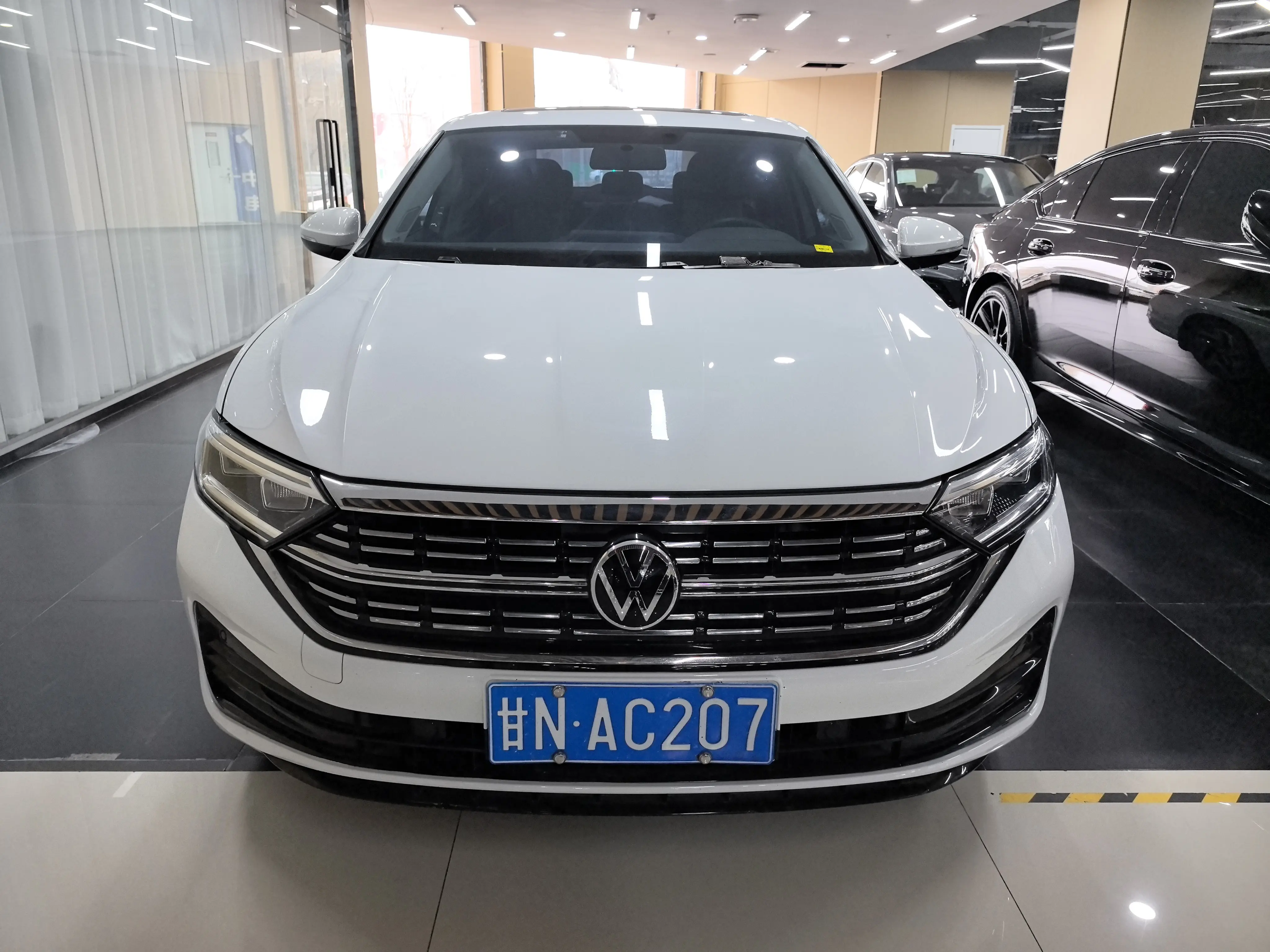 Volkswagen Sagitar  из Китая