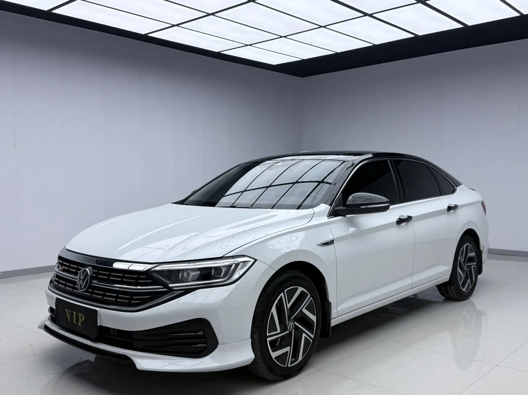 Volkswagen Sagitar  из Китая