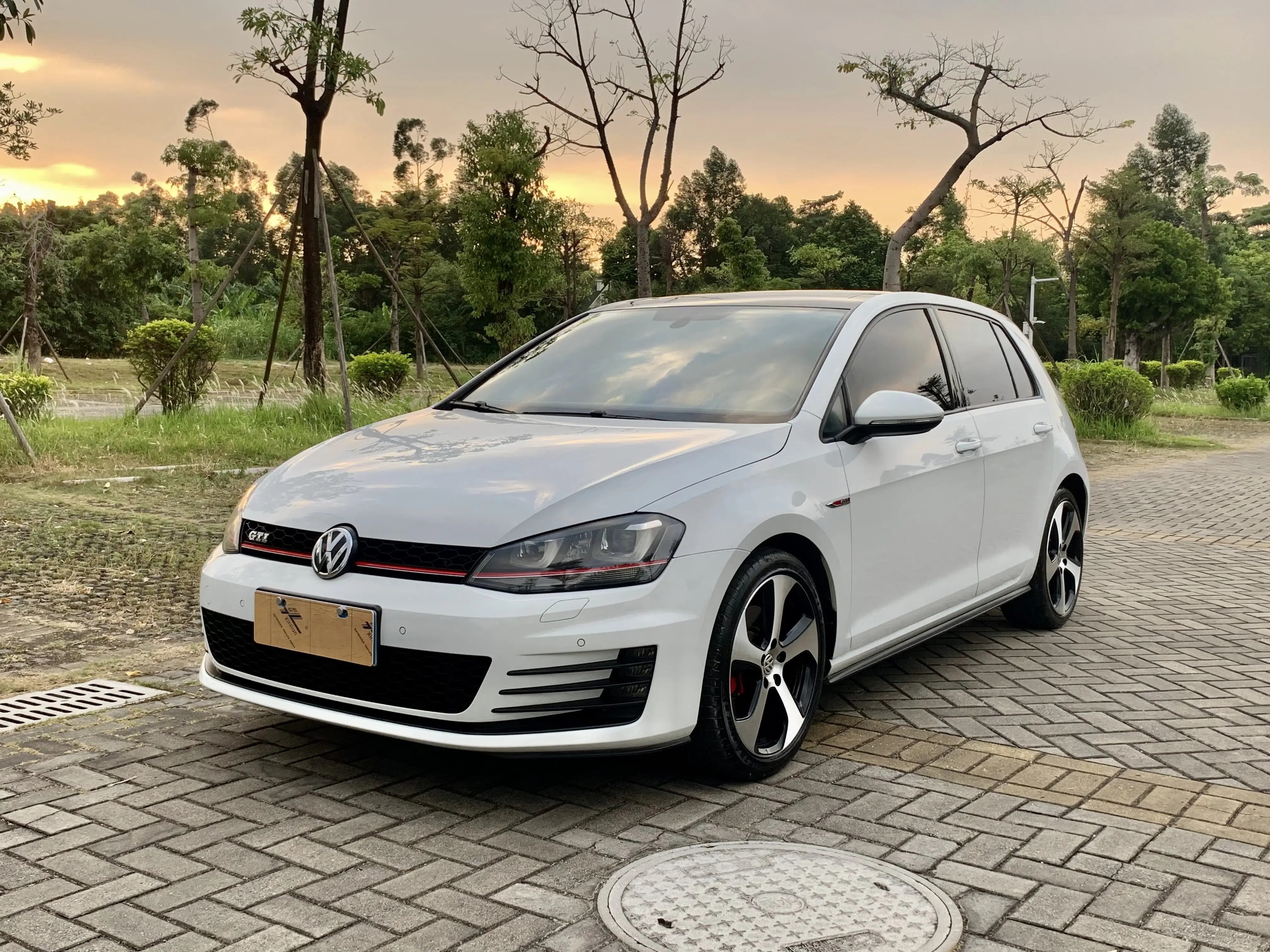Volkswagen Golf GTI  из Китая