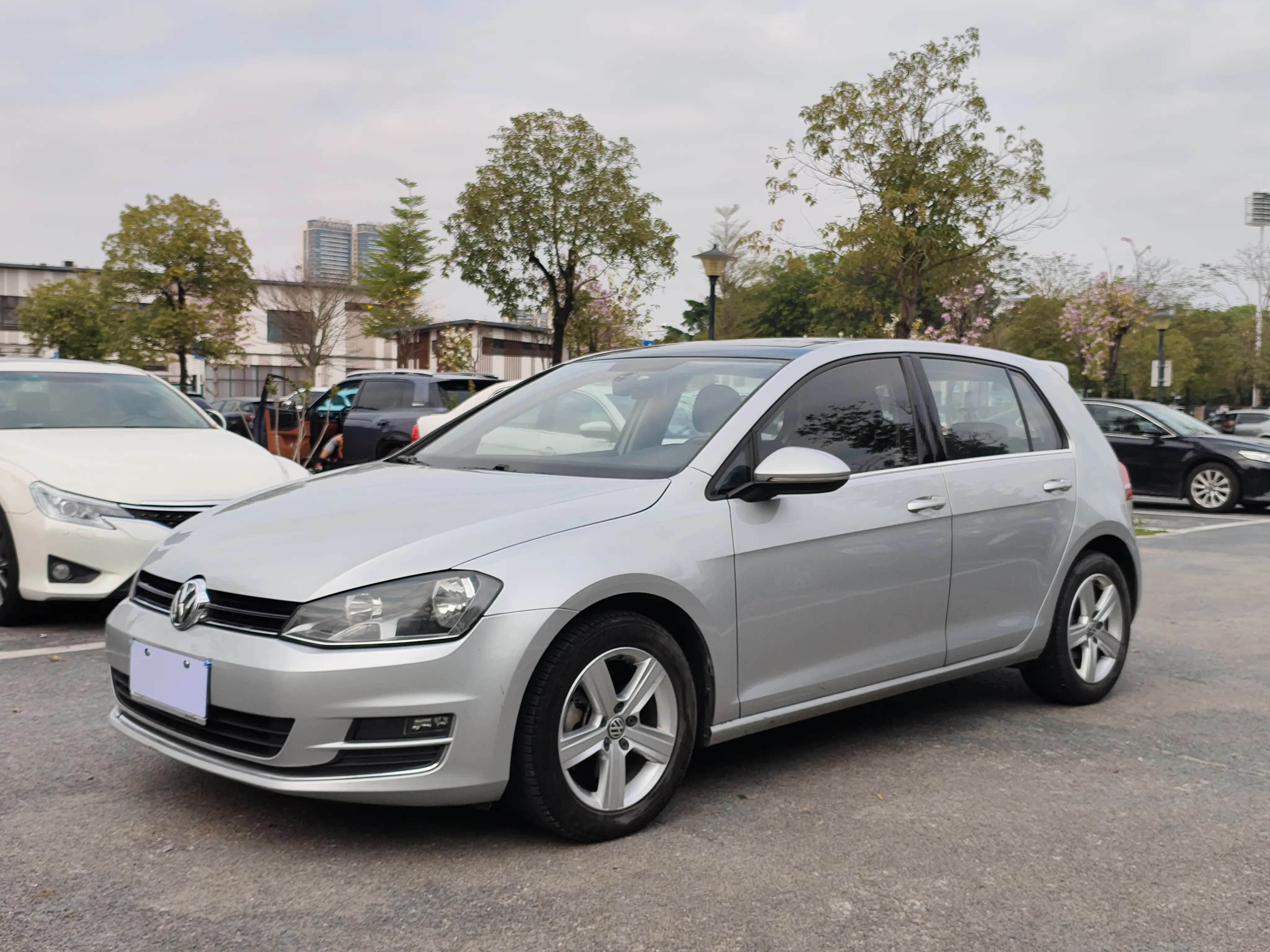Volkswagen Golf  из Китая