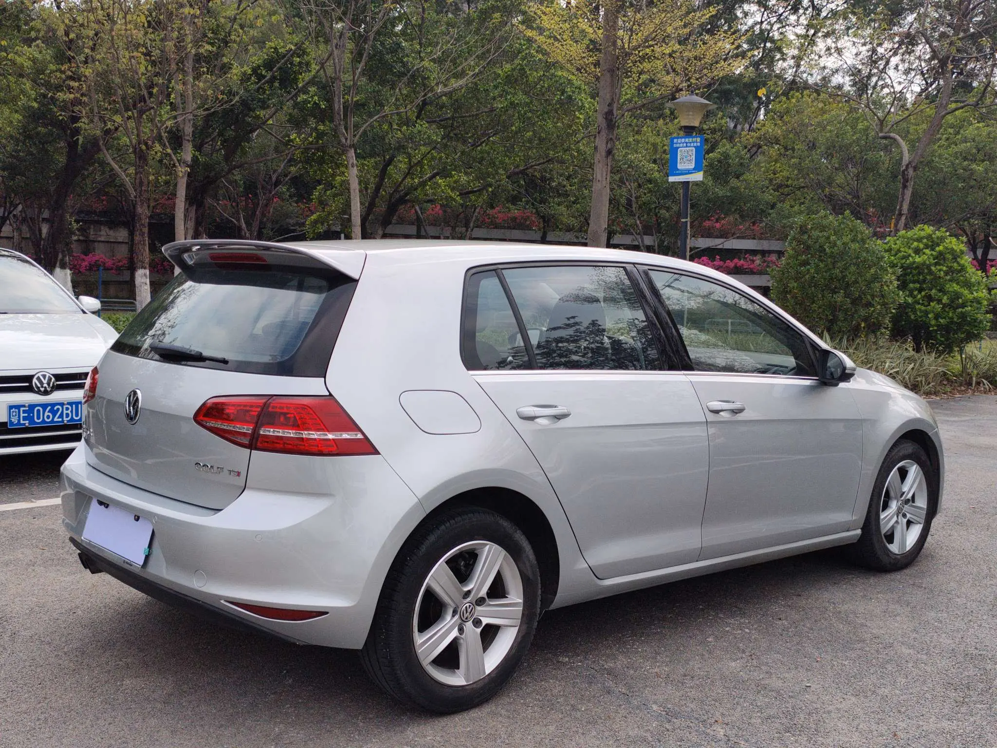 Volkswagen Golf  из Китая