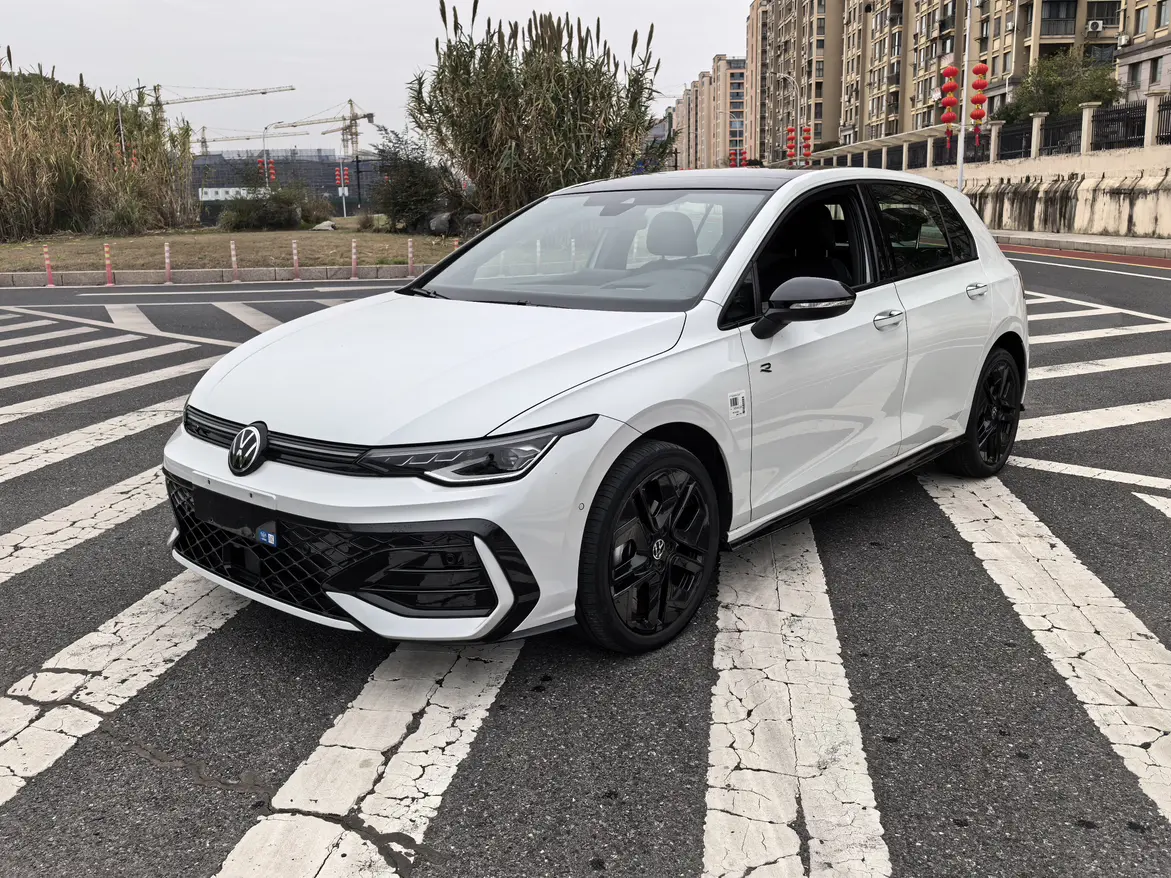 Volkswagen Golf  из Китая