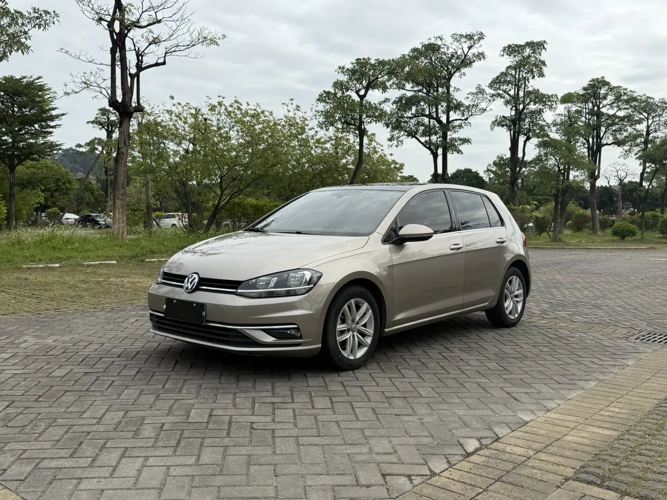 Volkswagen Golf  из Китая