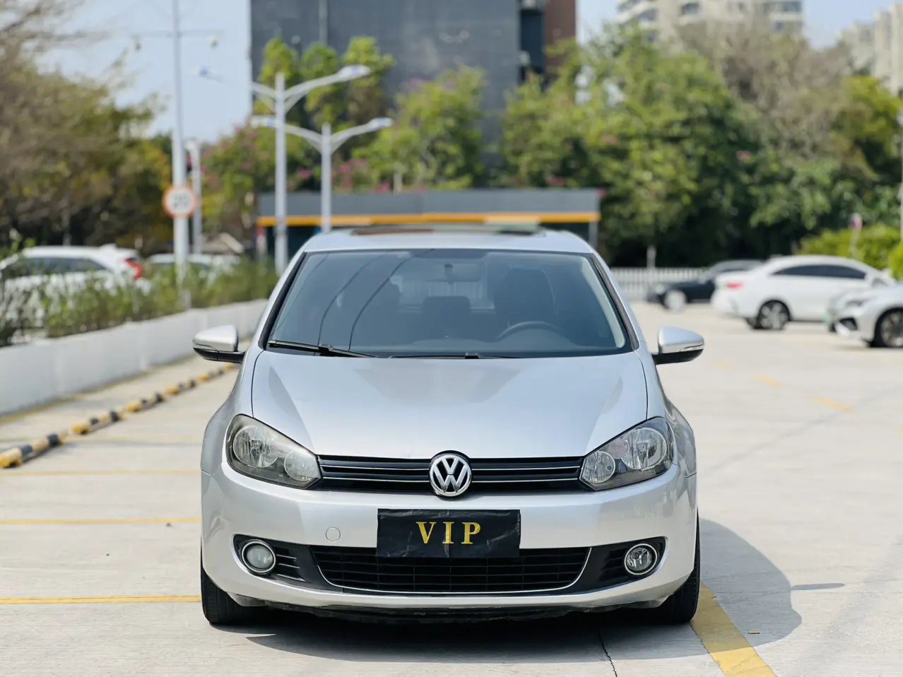 Volkswagen Golf  из Китая