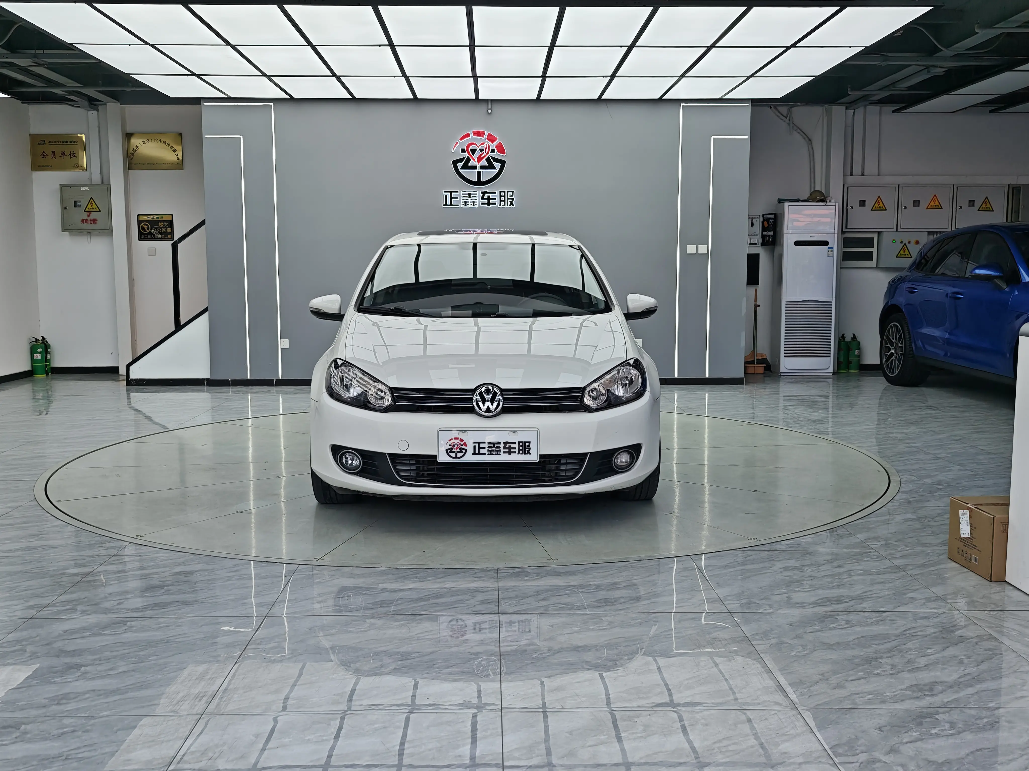 Volkswagen Golf  из Китая