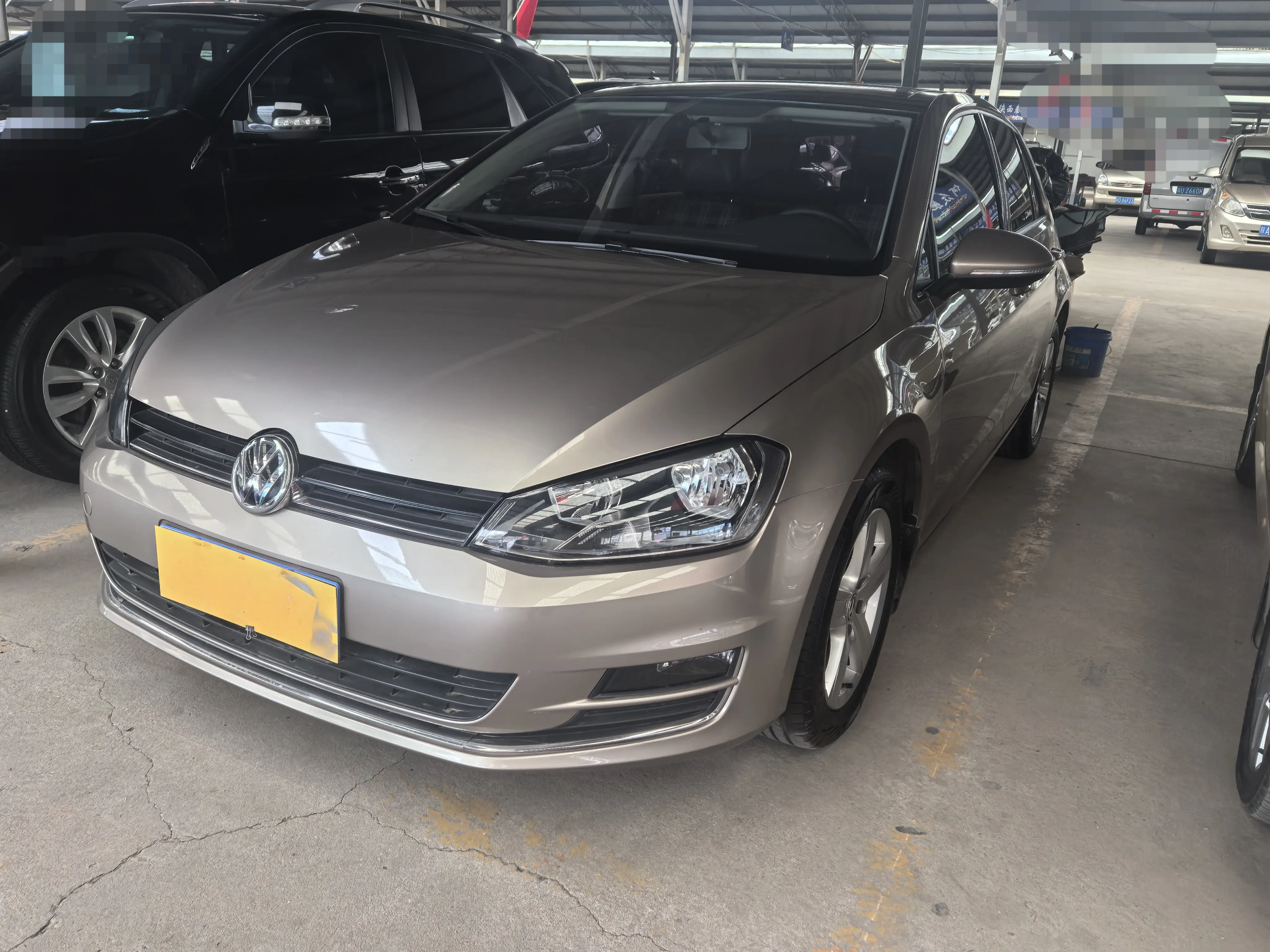 Volkswagen Golf  из Китая