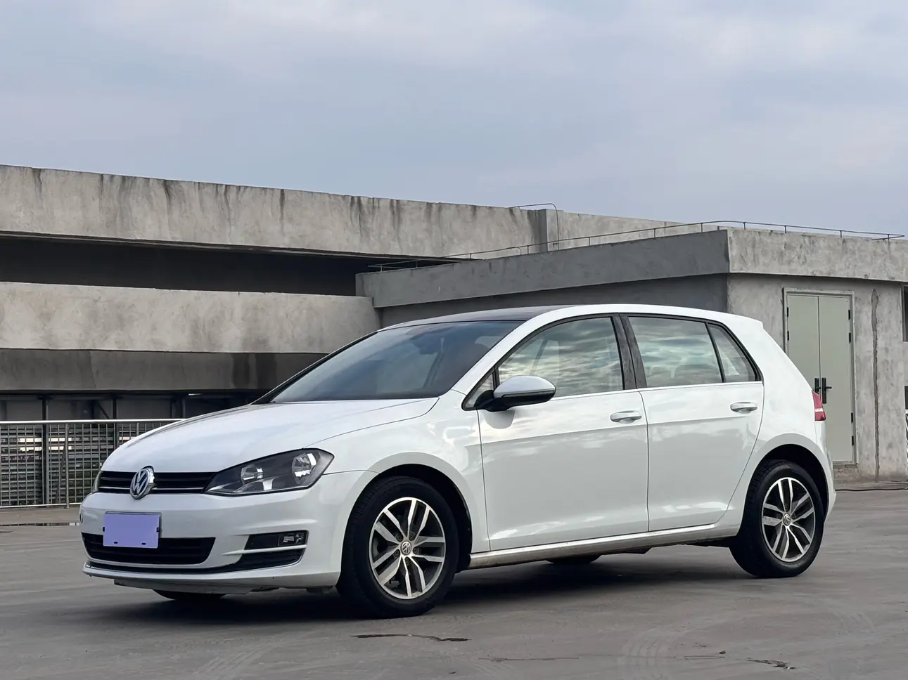 Volkswagen Golf  из Китая