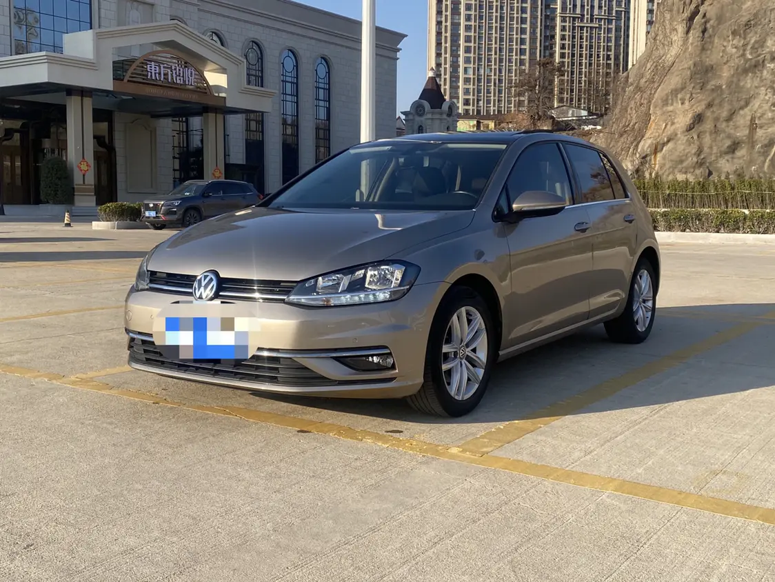 Volkswagen Golf  из Китая