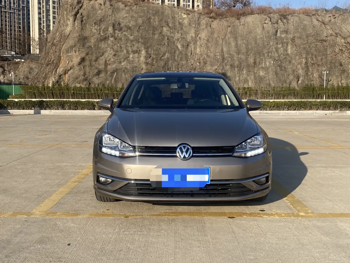 Volkswagen Golf  из Китая