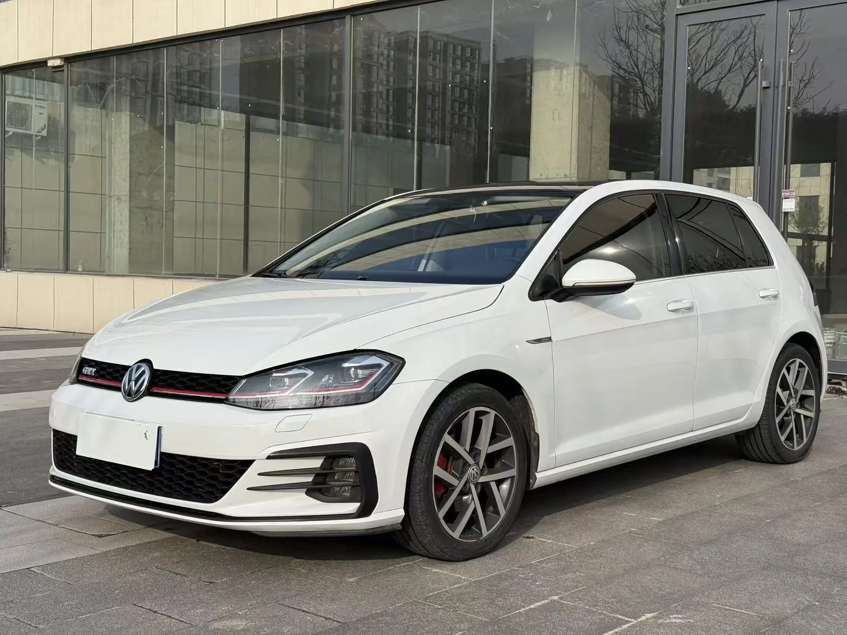 Volkswagen Golf  из Китая