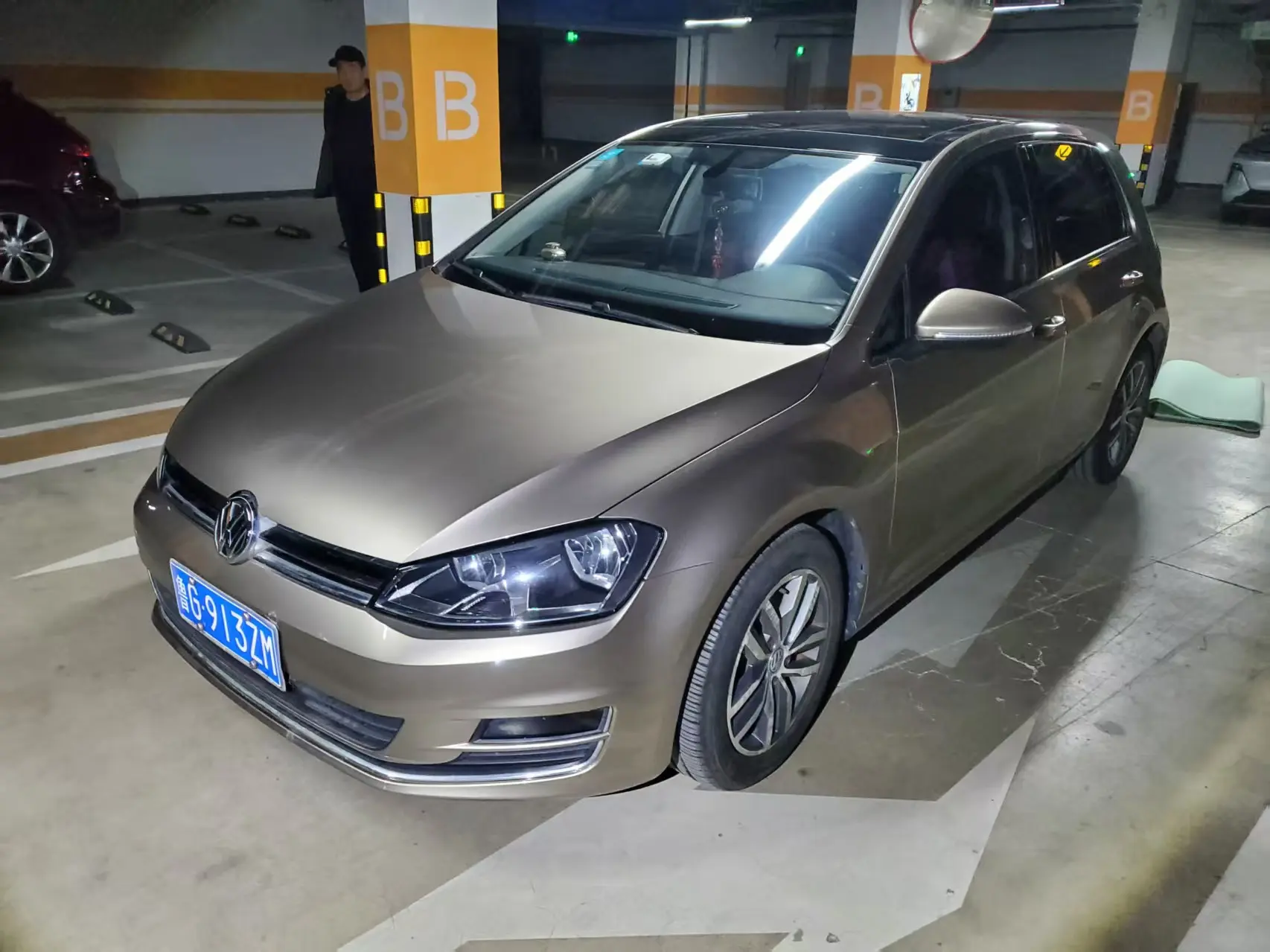 Volkswagen Golf  из Китая