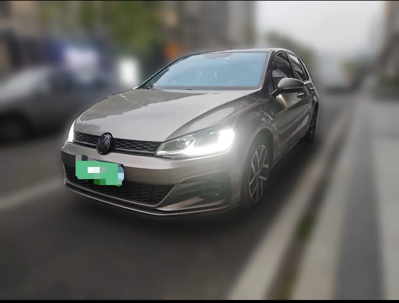 Volkswagen Golf  из Китая