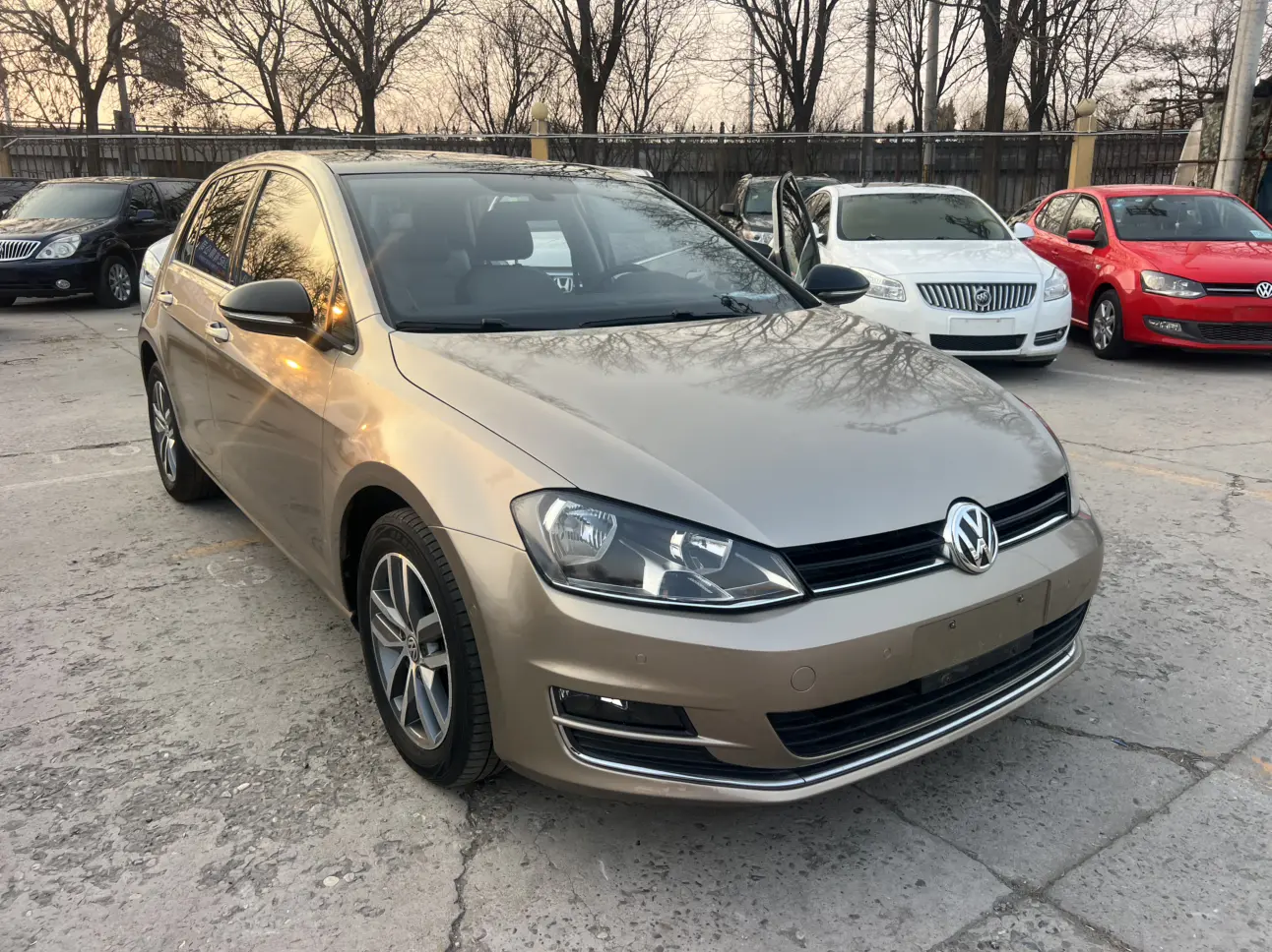 Volkswagen Golf  из Китая