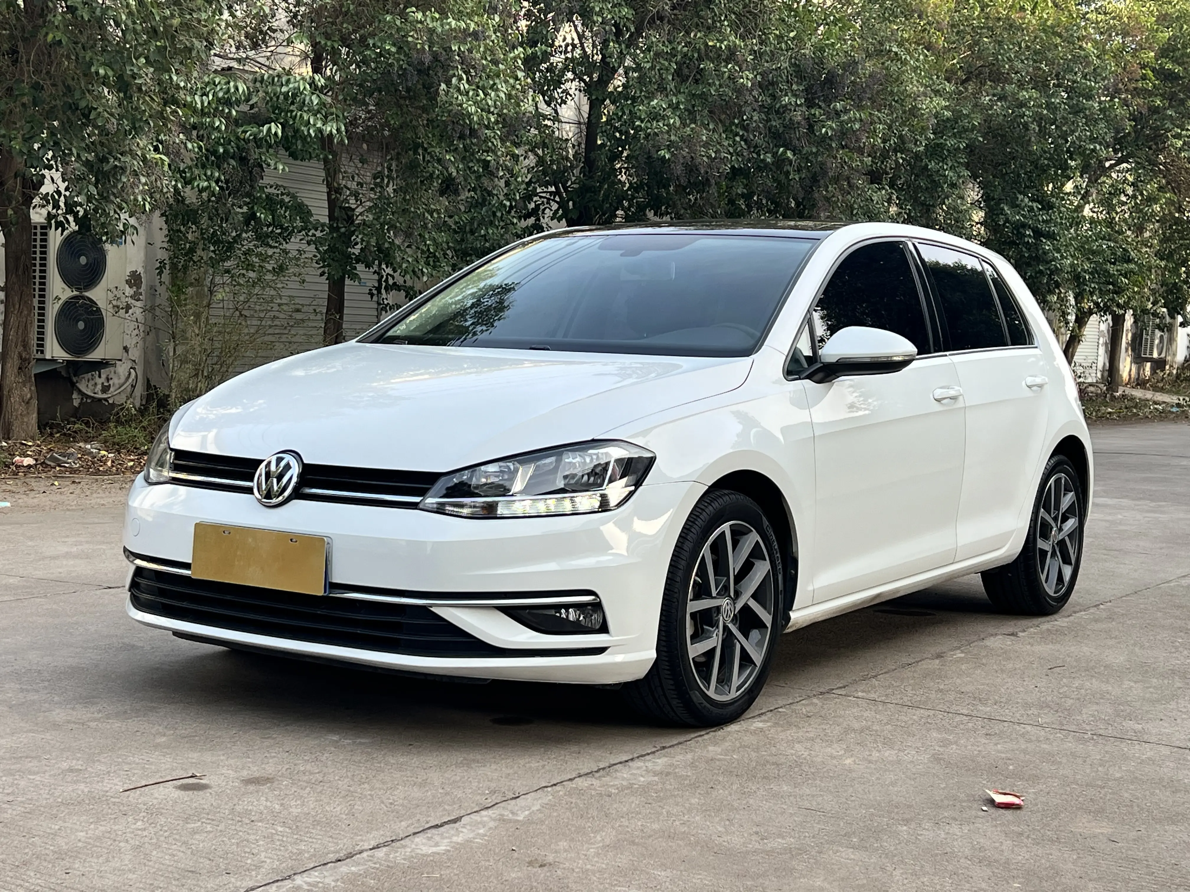 Volkswagen Golf  из Китая