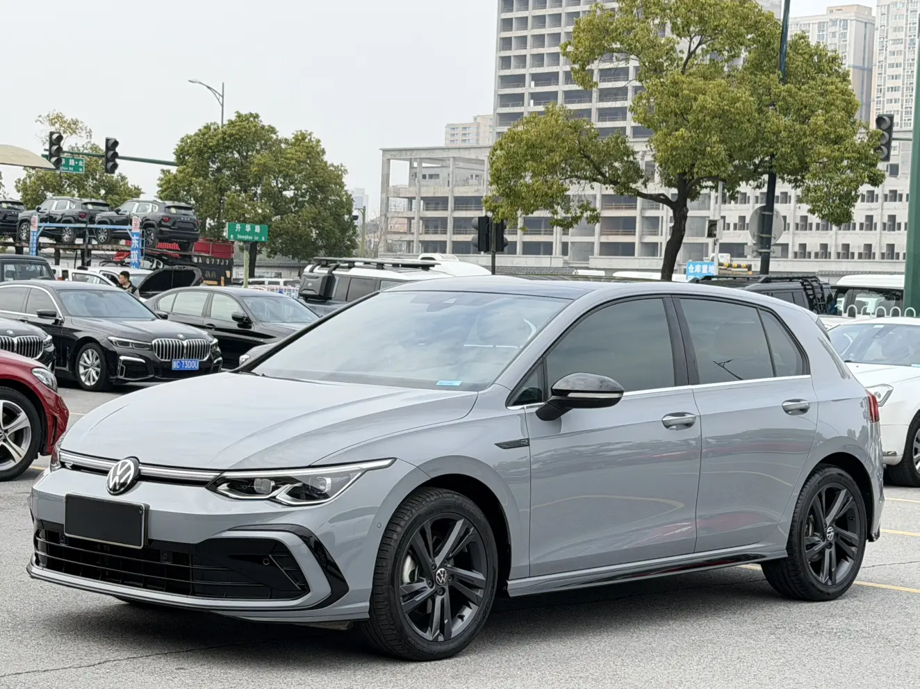 Volkswagen Golf  из Китая