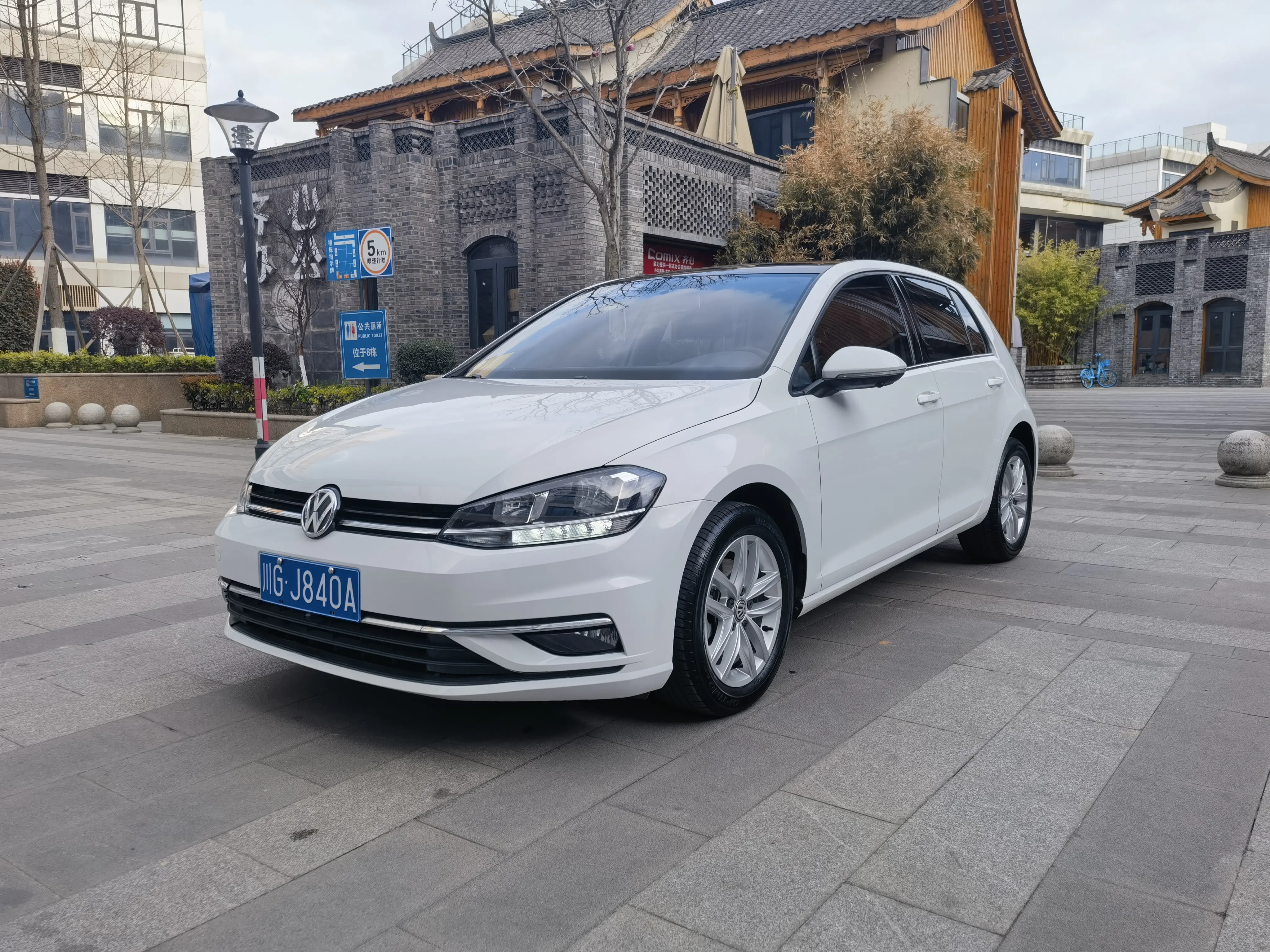 Volkswagen Golf  из Китая