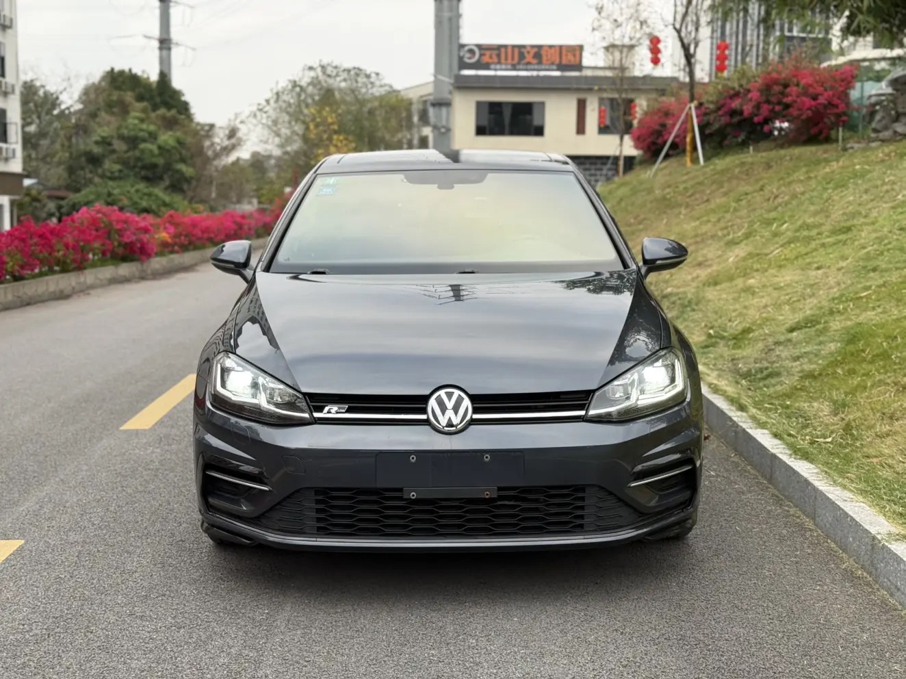 Volkswagen Golf  из Китая