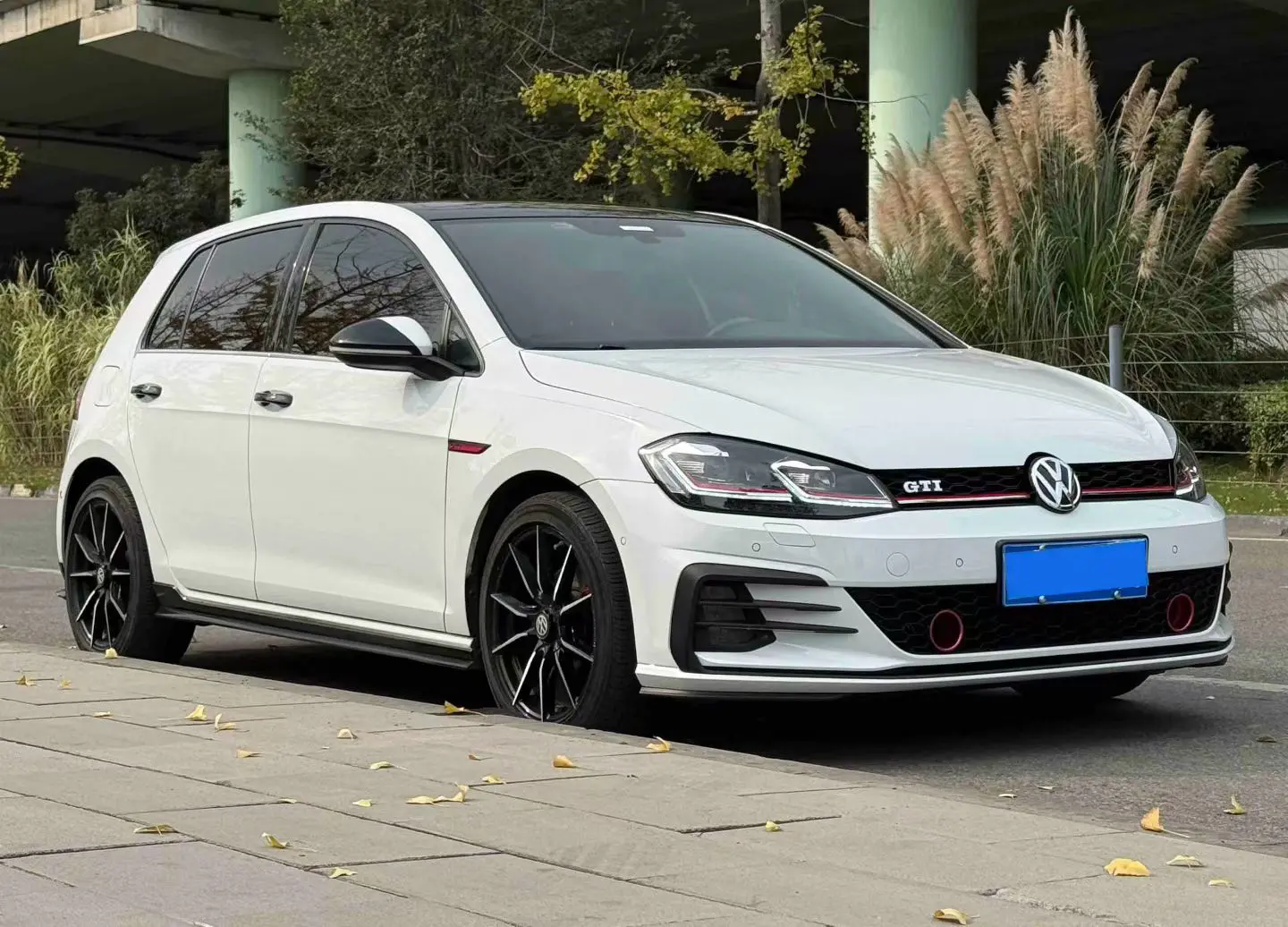 Volkswagen Golf  из Китая