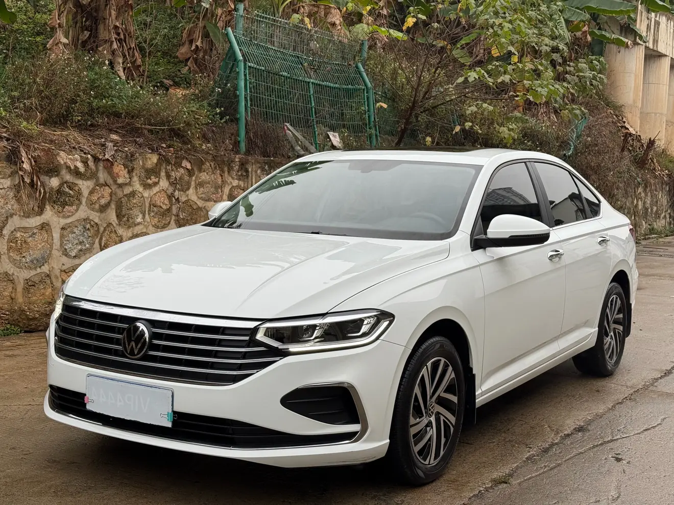 Volkswagen Lavida  из Китая