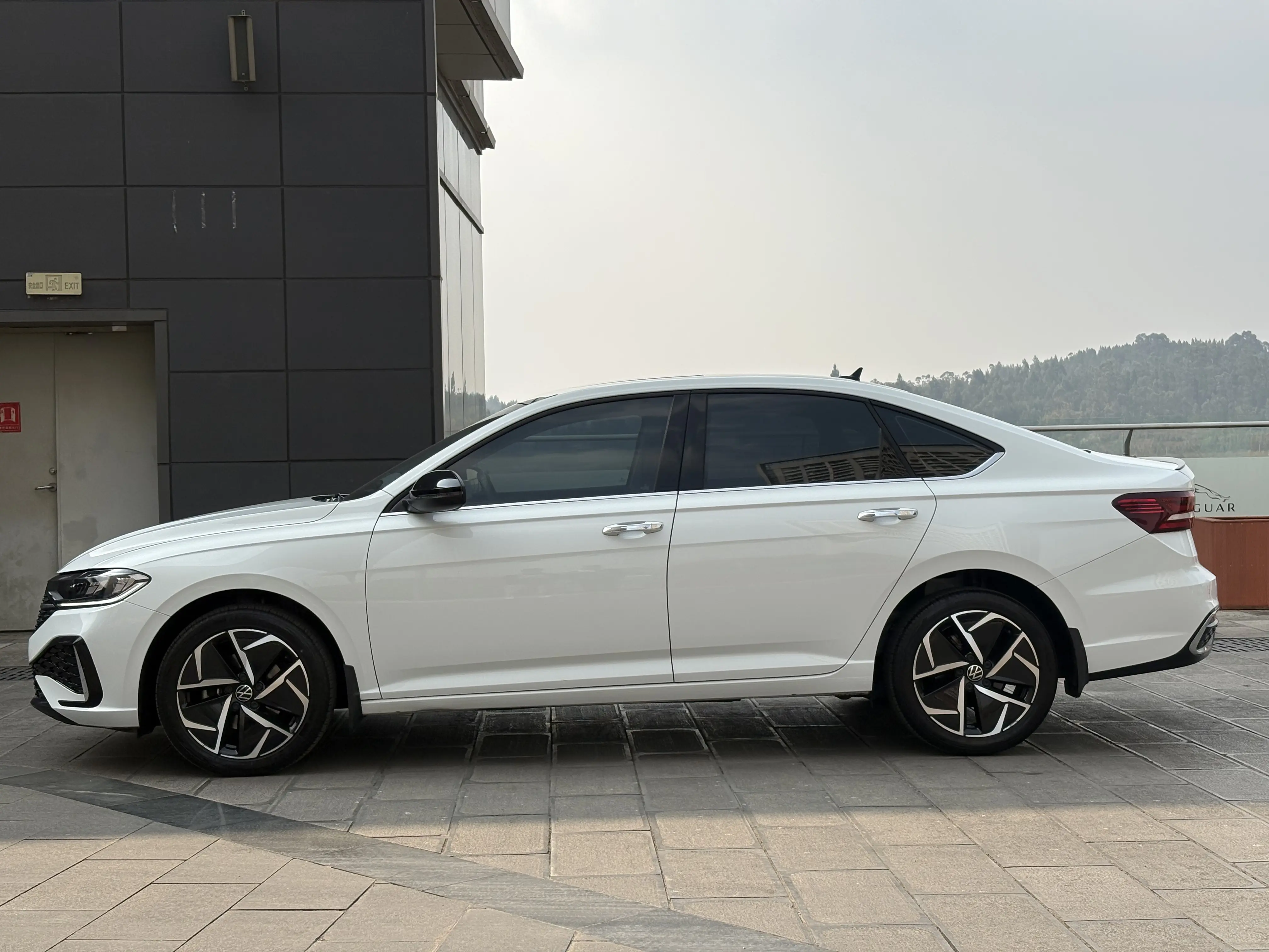 Volkswagen Lavida  из Китая