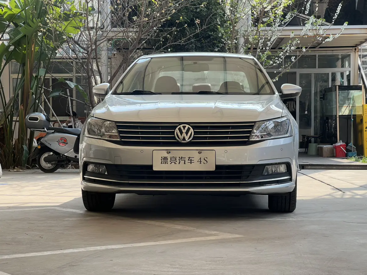 Volkswagen Lavida  из Китая