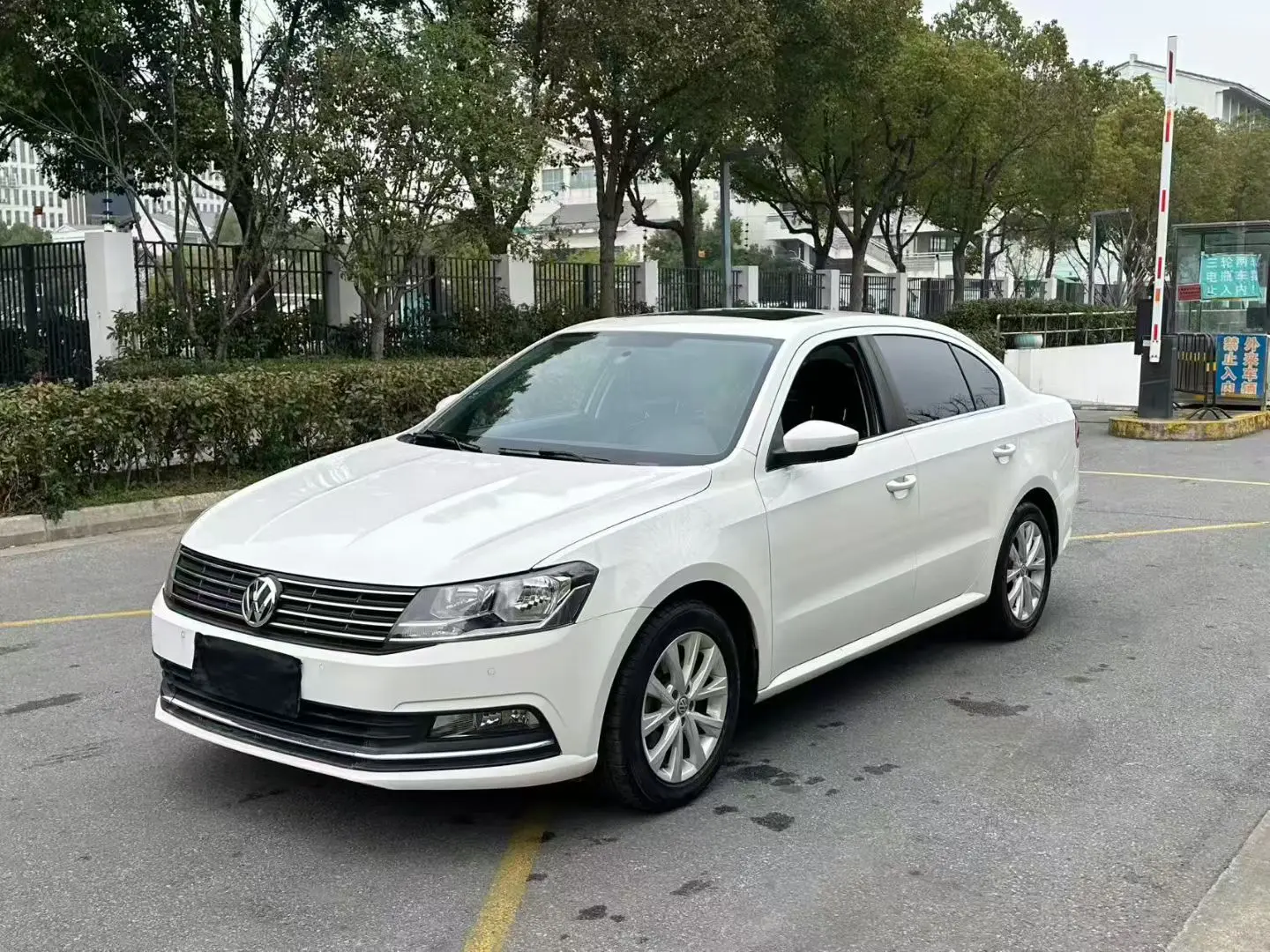 Volkswagen Lavida  из Китая