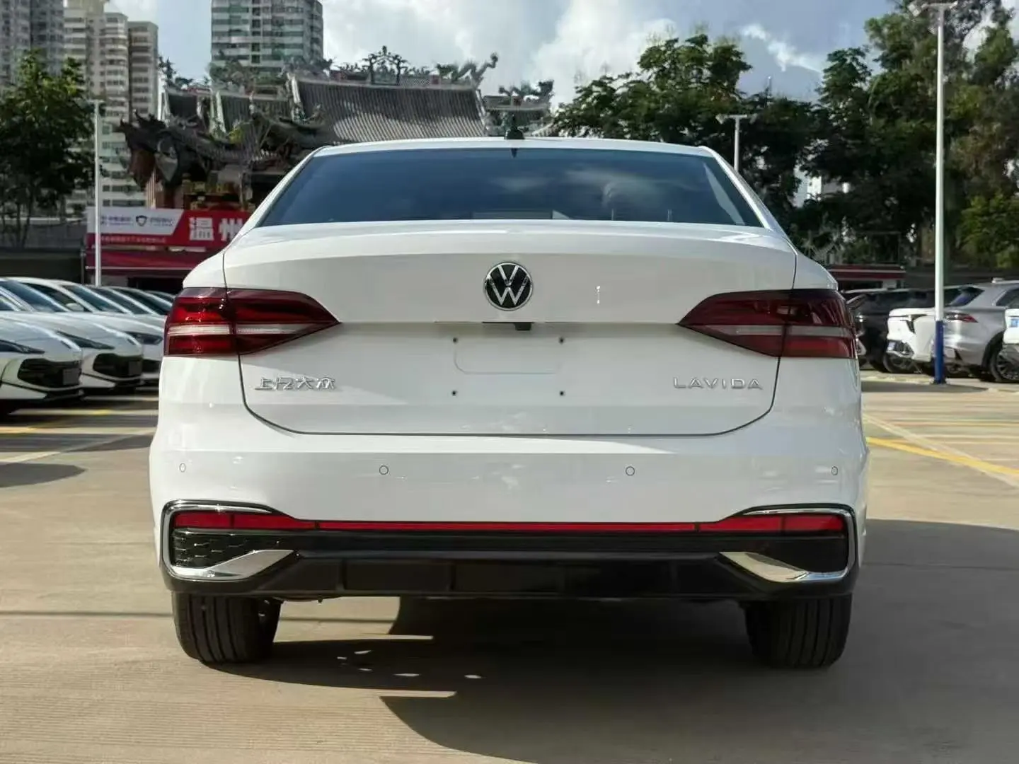 Volkswagen Lavida  из Китая