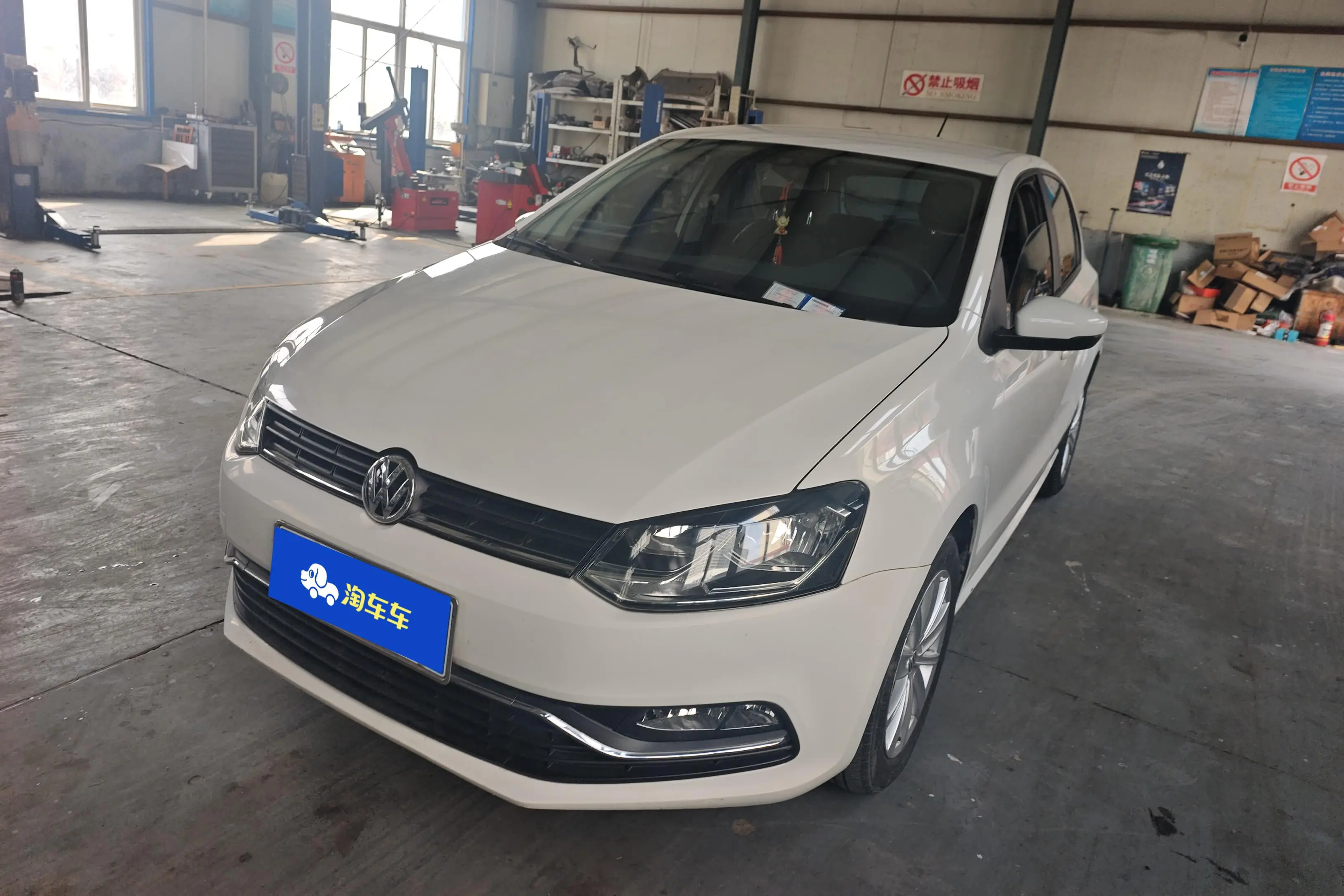 Volkswagen Polo  из Китая