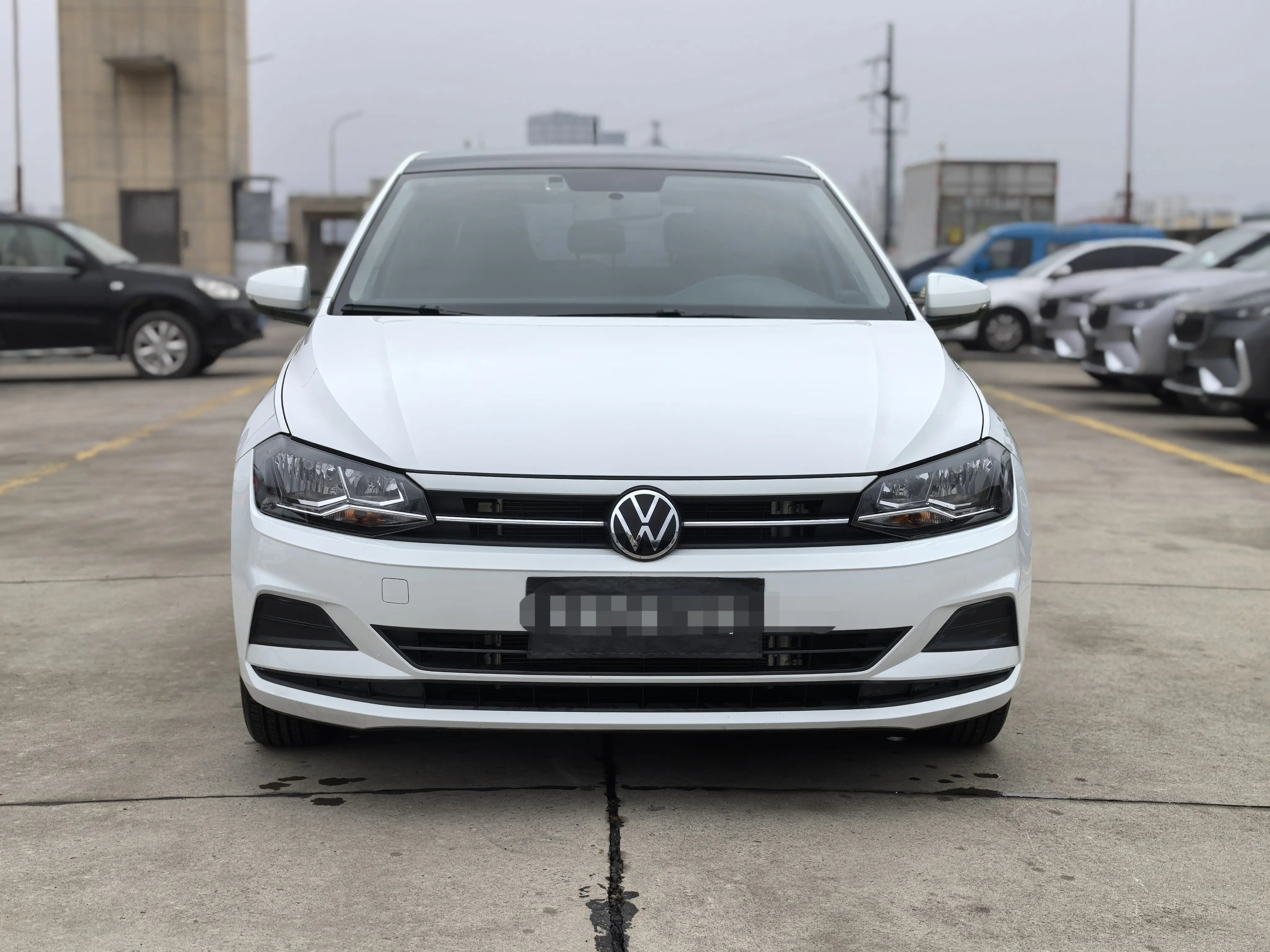 Volkswagen Polo  из Китая