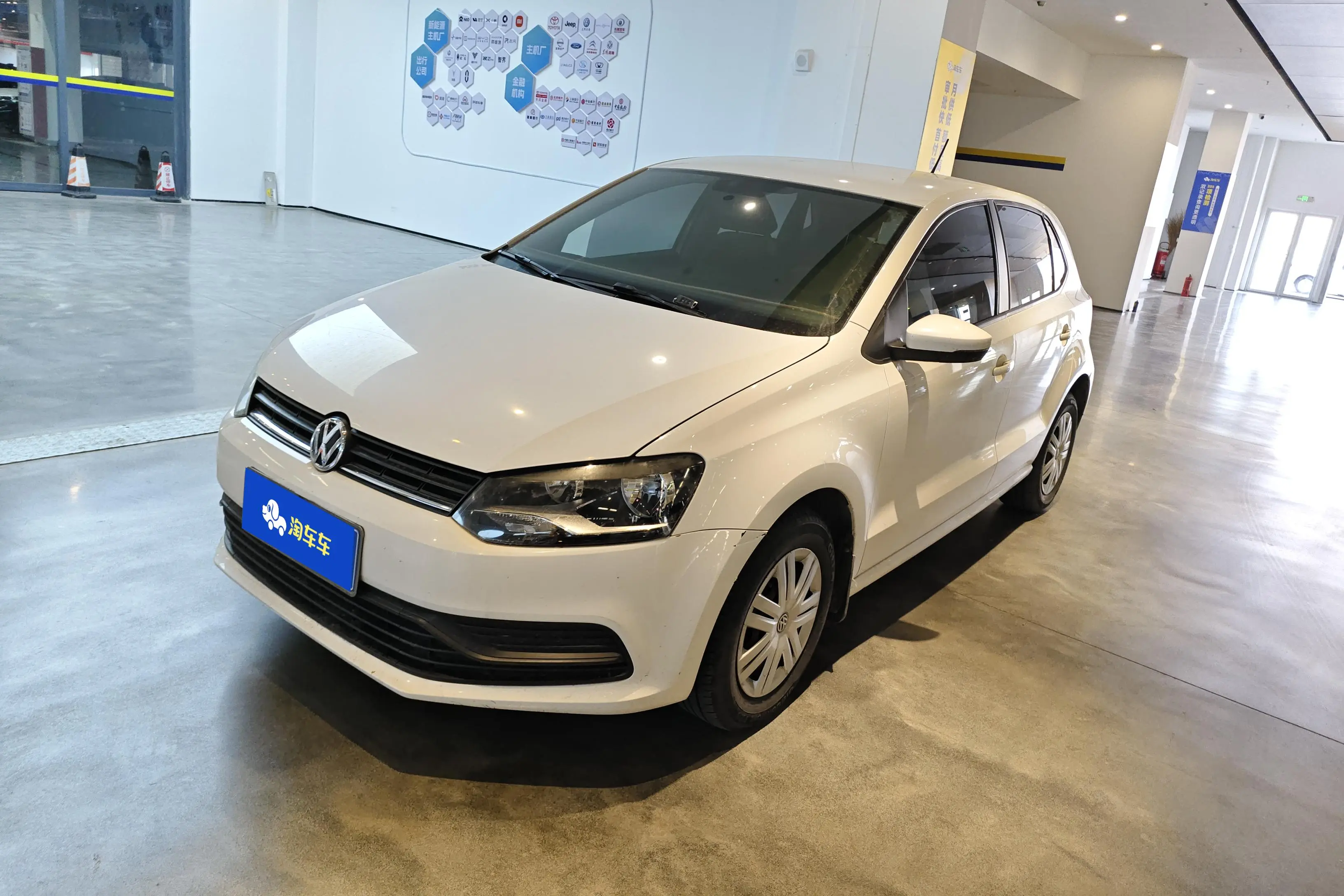 Volkswagen Polo  из Китая